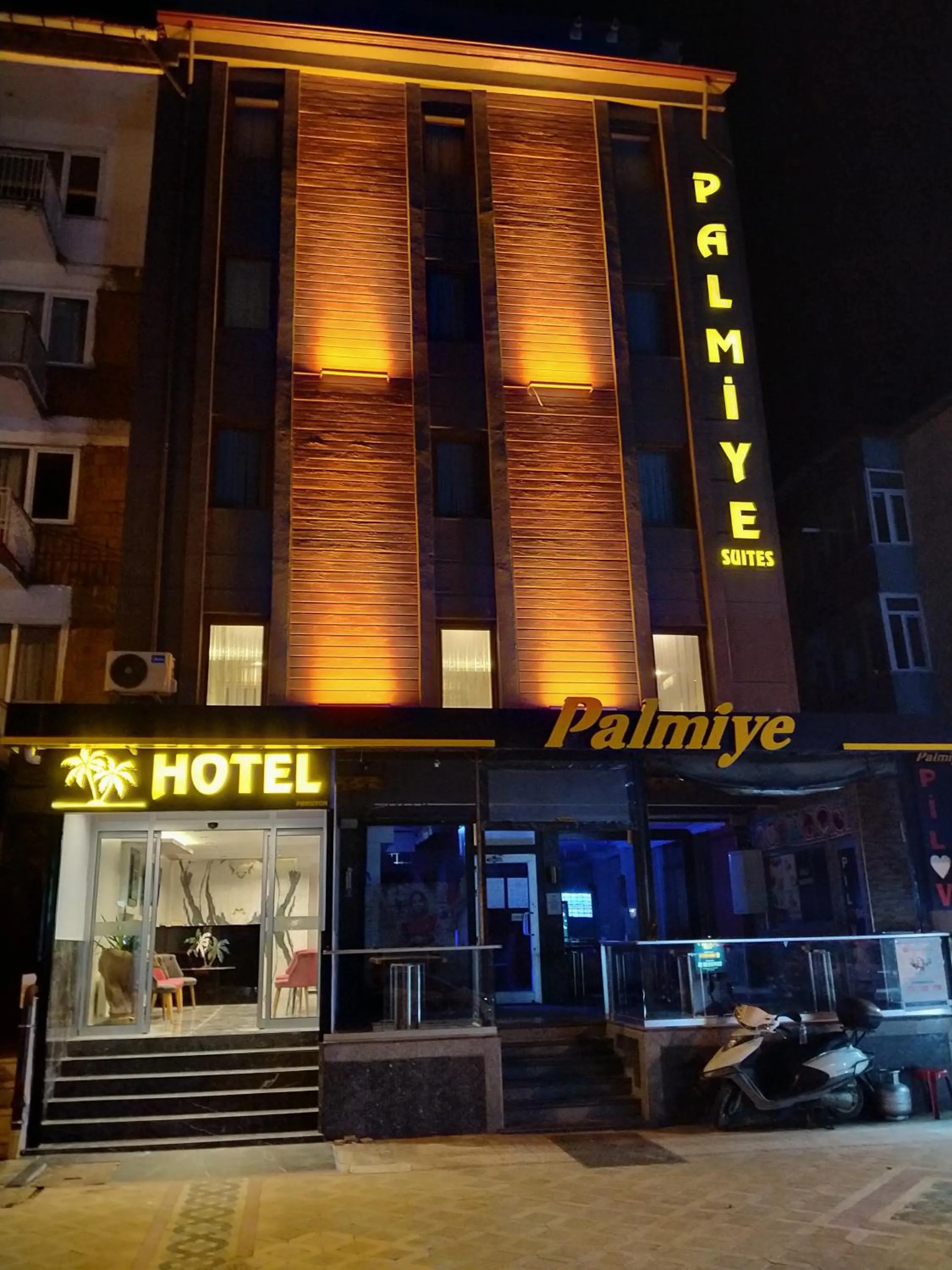 Property building in Palmiye Royale Palace