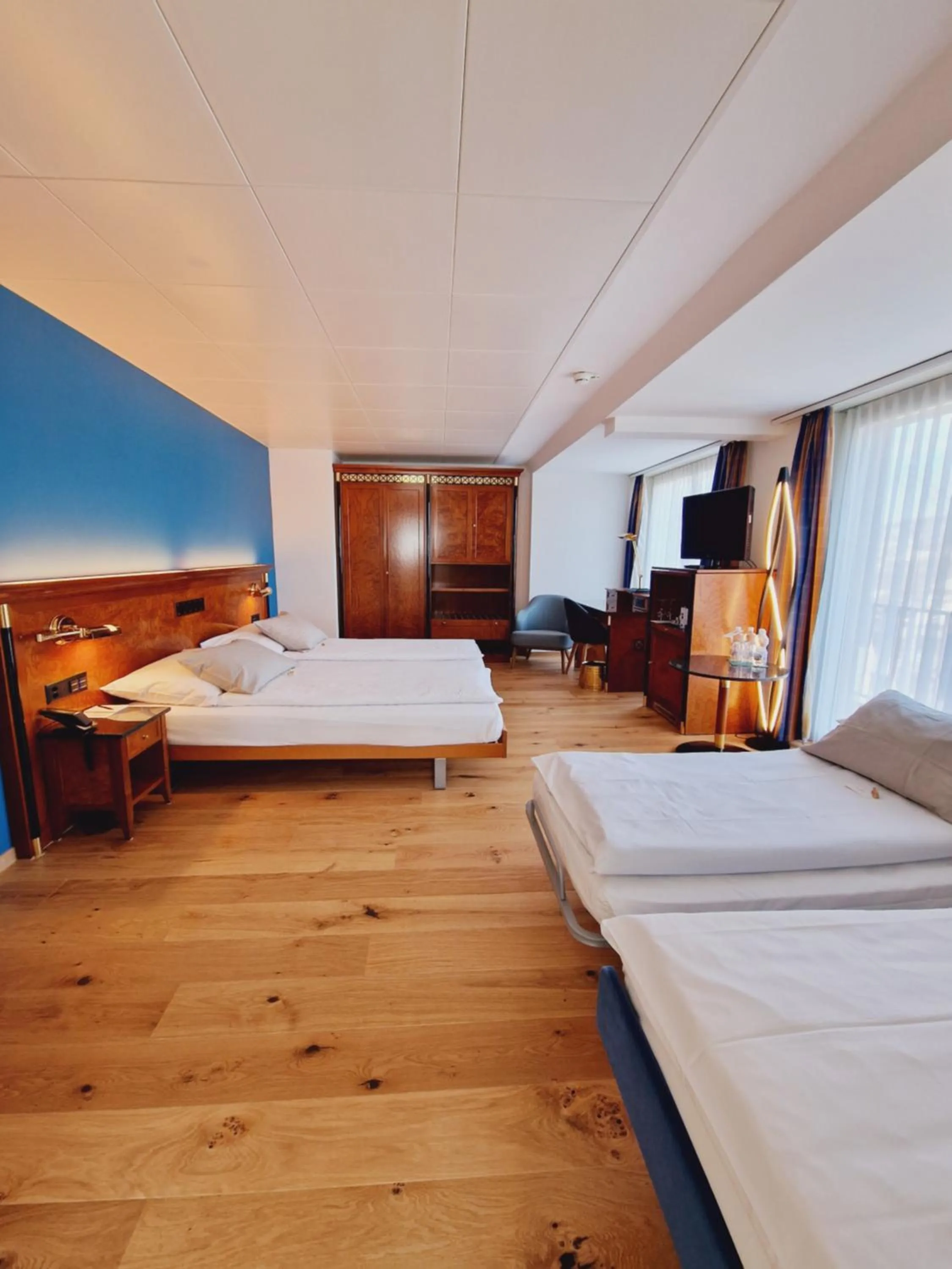 Bedroom, Bed in Engimatt City & Garden Hotel