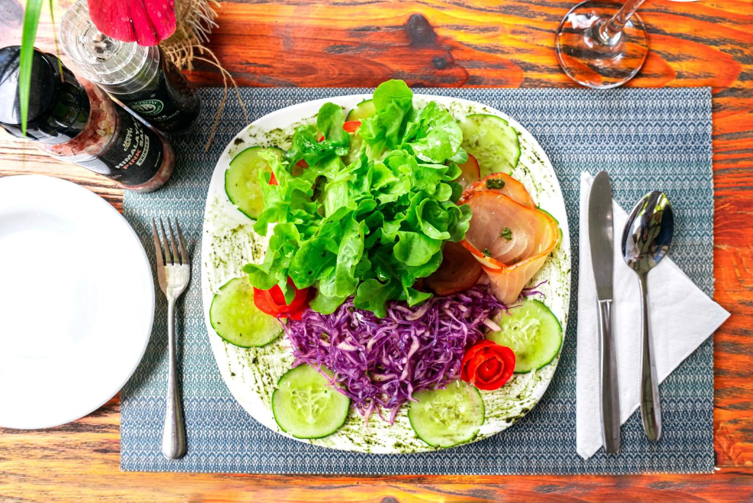 Restaurant/places to eat in Le Grand Bleu Hotel