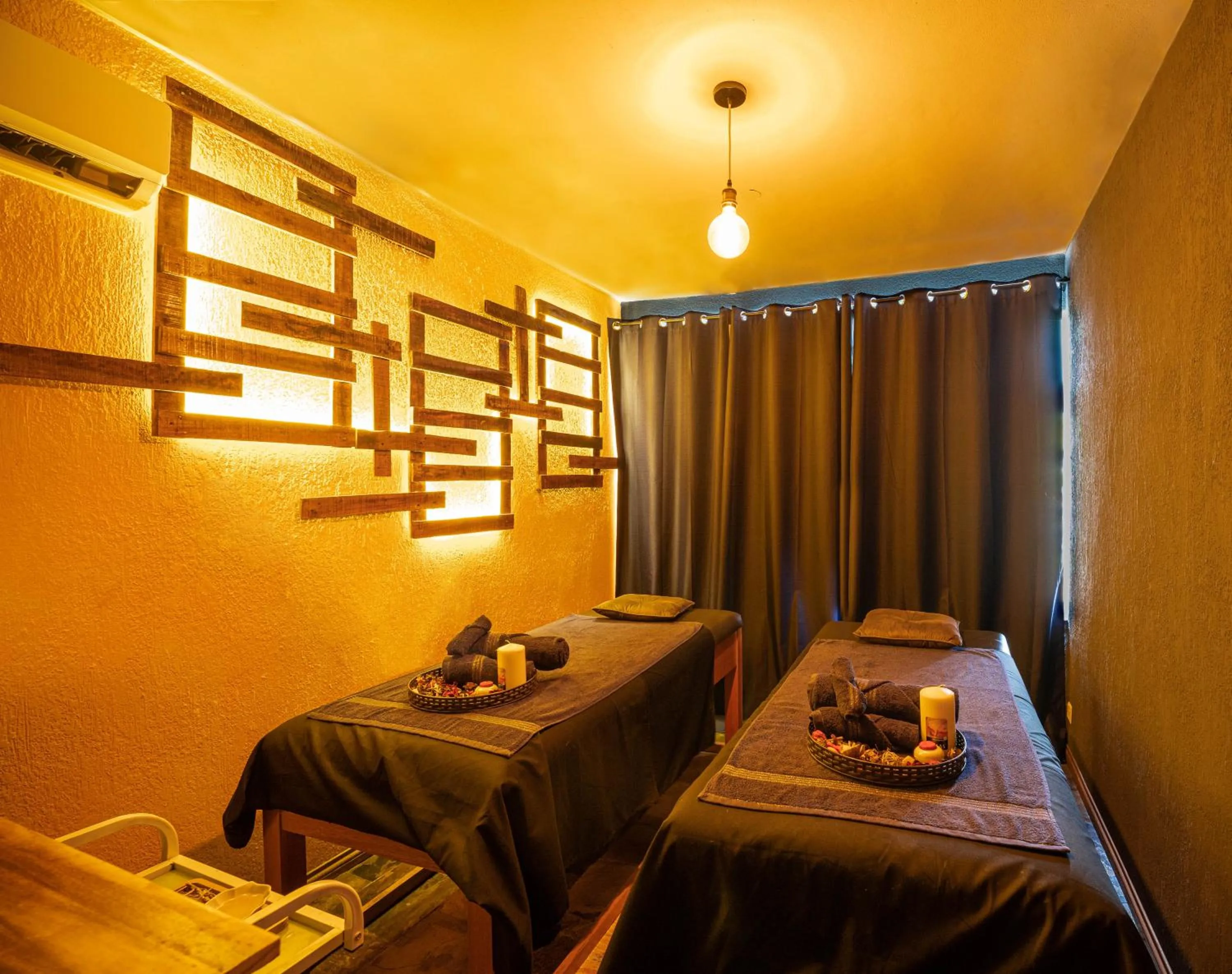 Spa and wellness centre/facilities, Bed in Le Grand Bleu Hotel