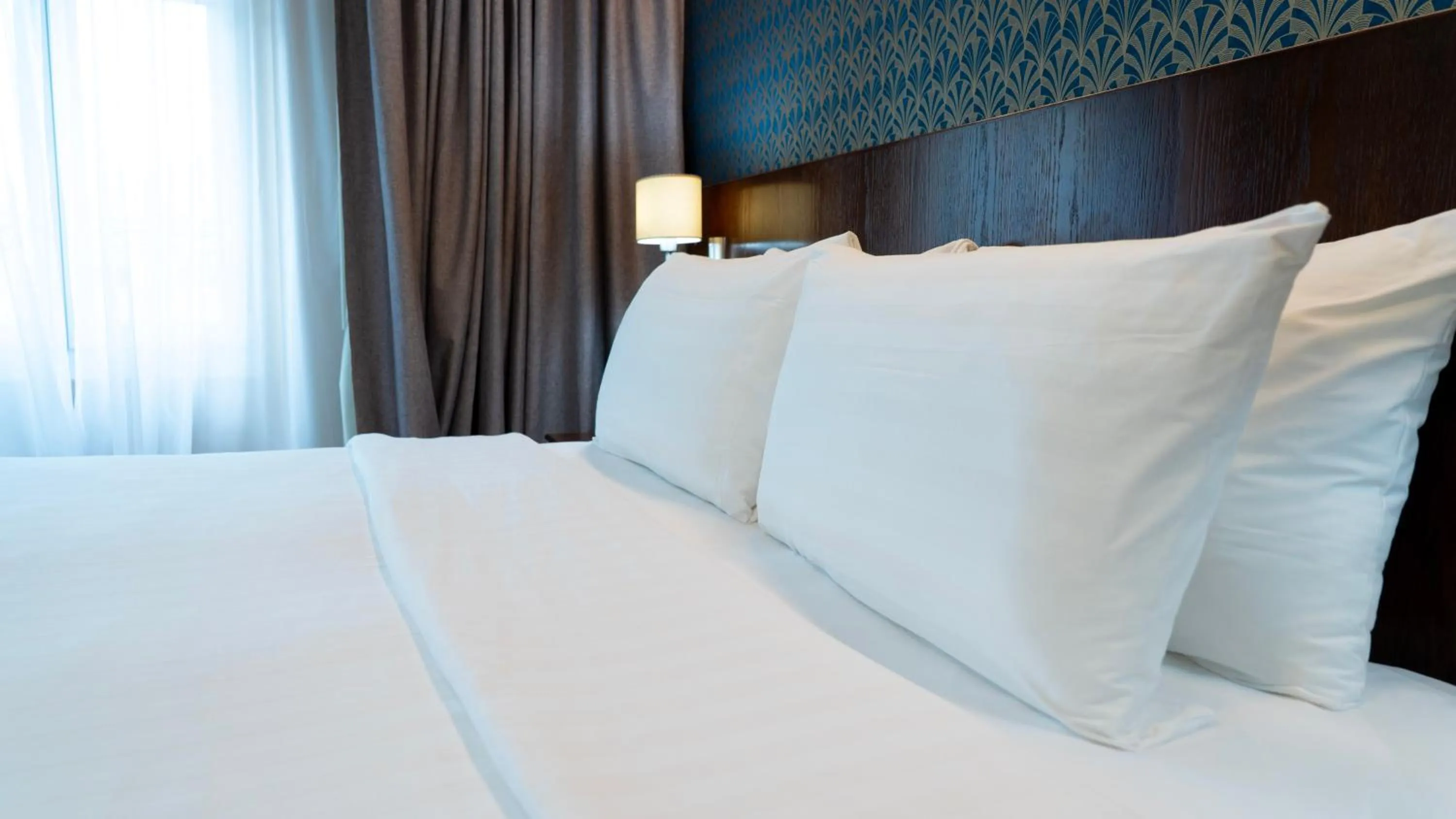 Bed in J5 Hotels Helvetie & La Brasserie