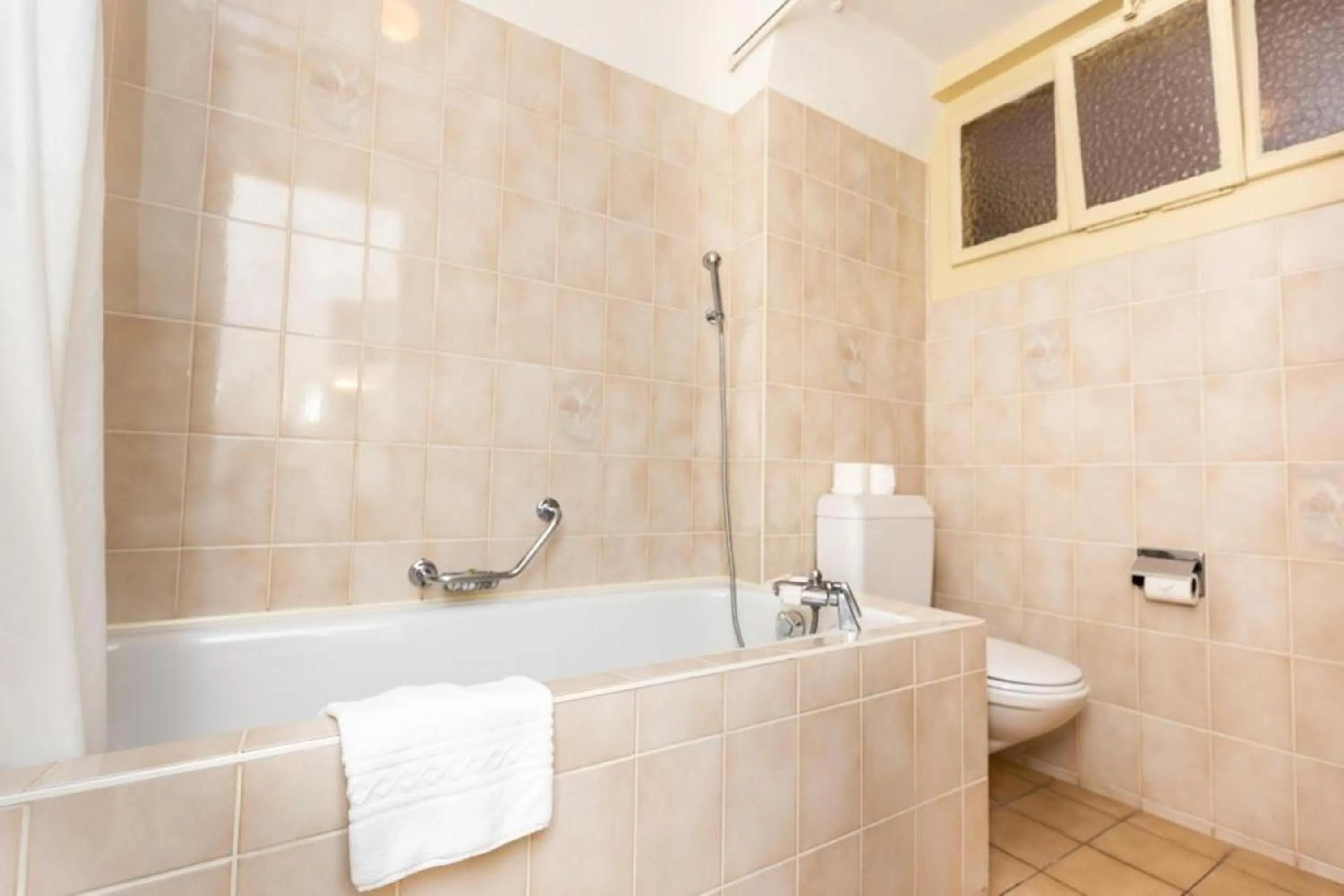 Bathroom in J5 Hotels Helvetie & La Brasserie