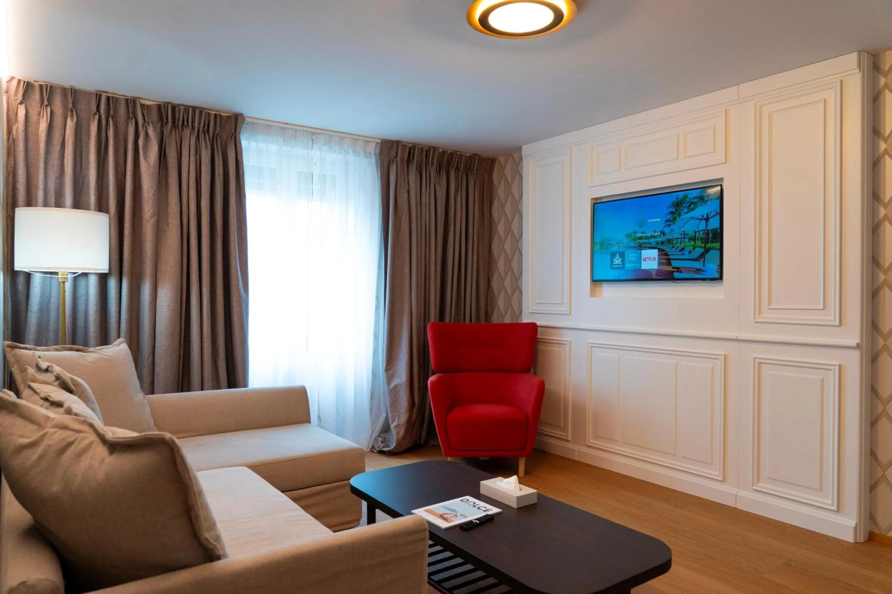 Photo of the whole room in J5 Hotels Helvetie & La Brasserie