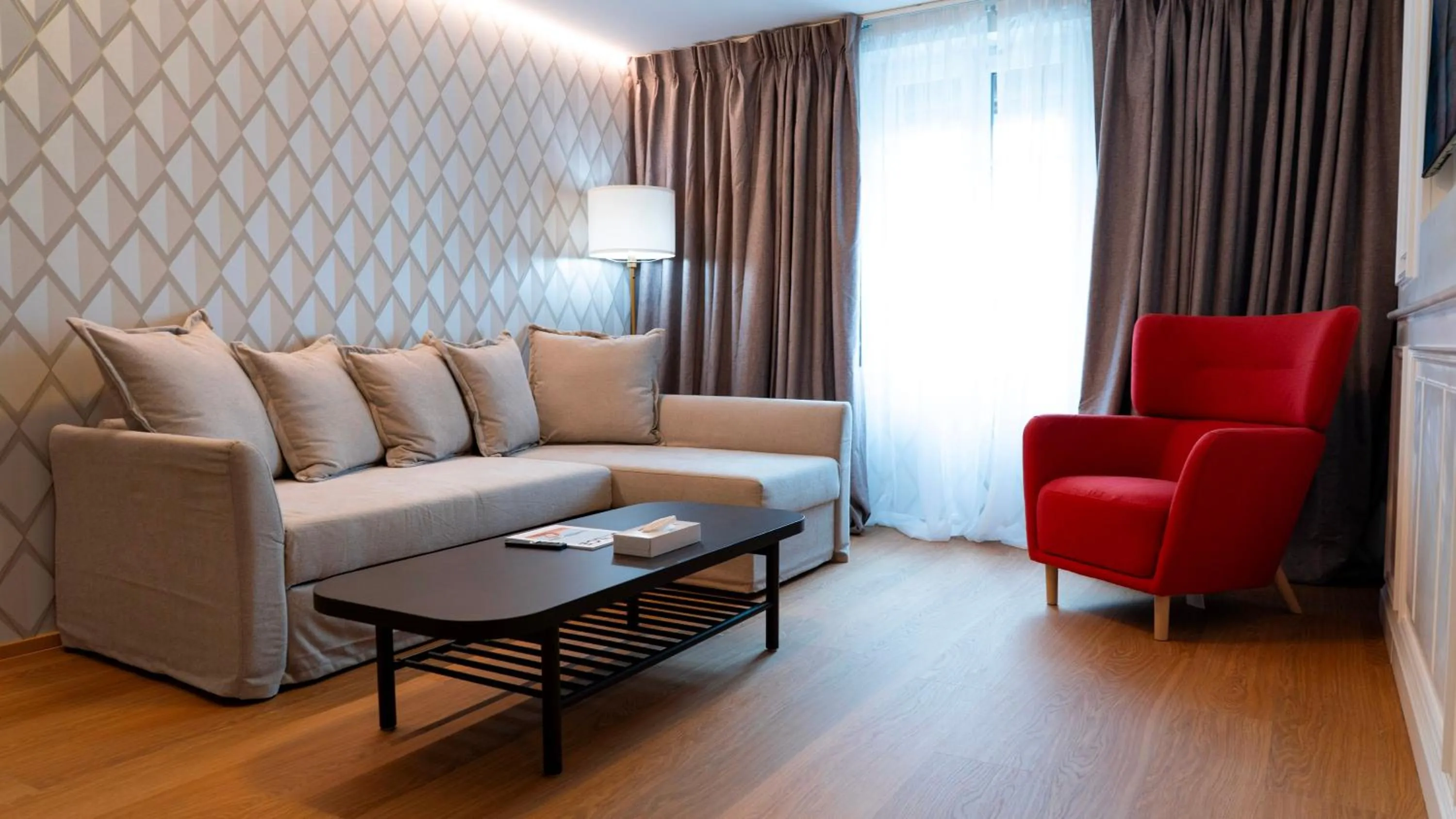 Photo of the whole room in J5 Hotels Helvetie & La Brasserie