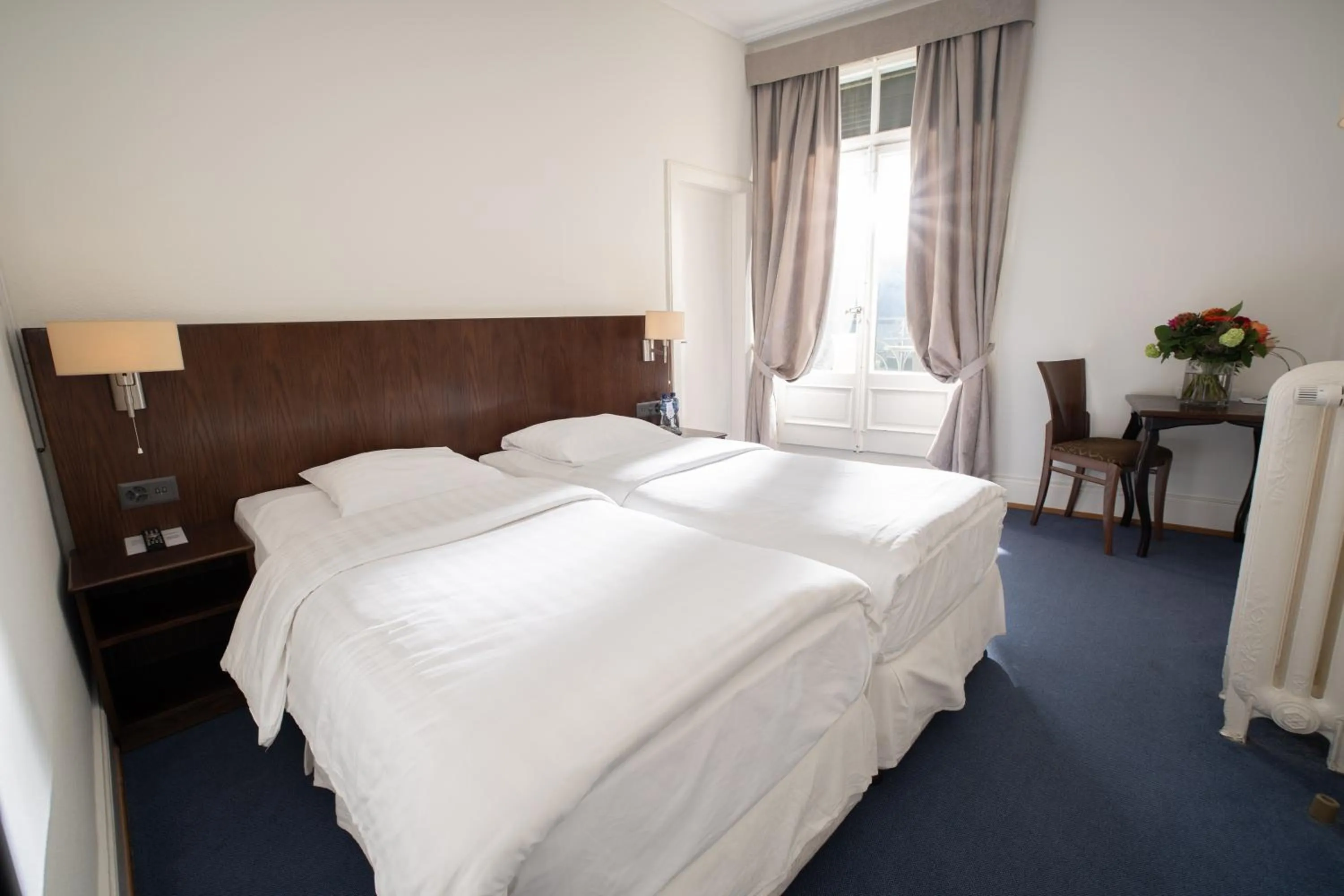 Bed in J5 Hotels Helvetie & La Brasserie