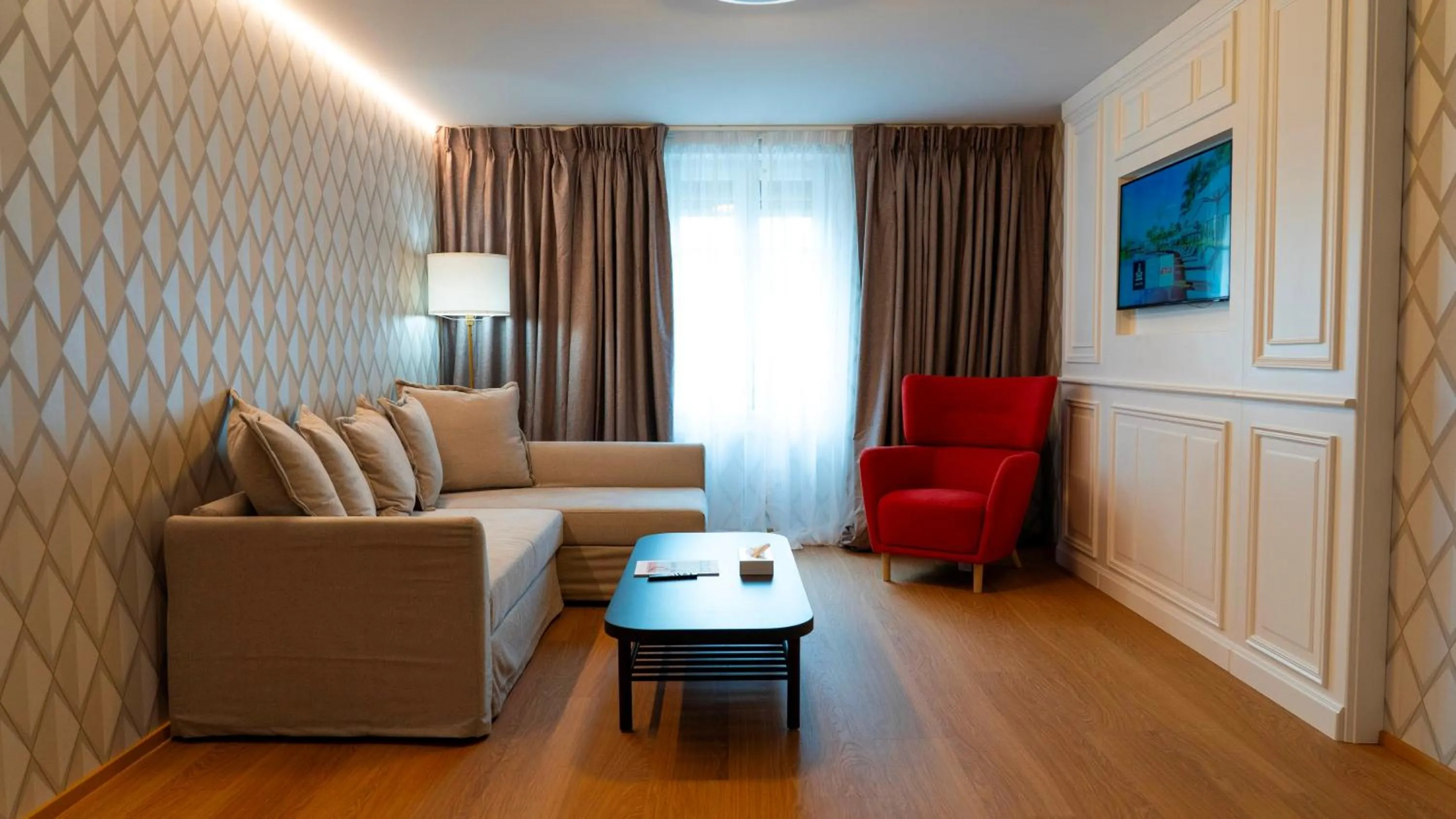 Photo of the whole room in J5 Hotels Helvetie & La Brasserie