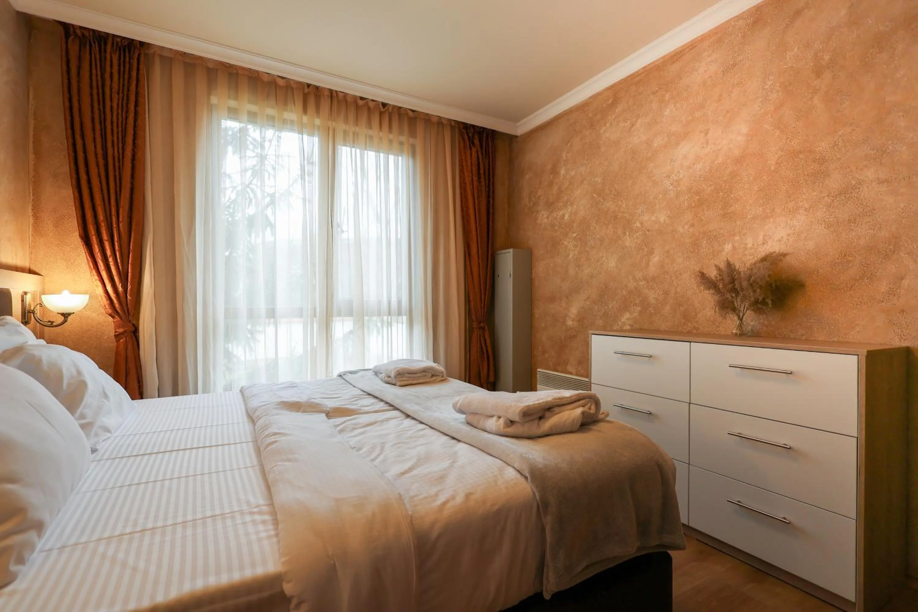 Bed in Smartr Green Wood Hotel & Spa