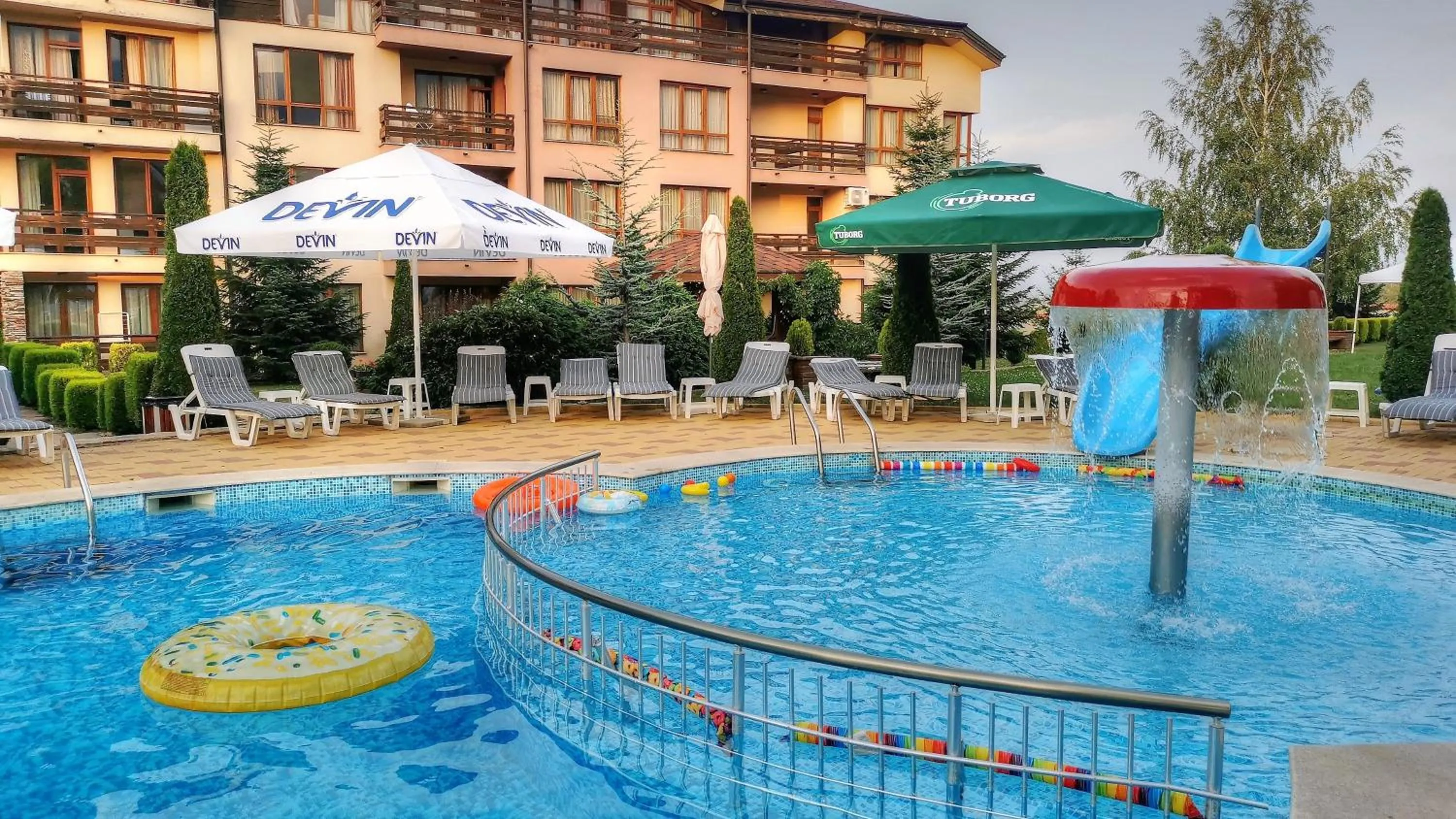 Children play ground in Smartr Green Wood Hotel & Spa