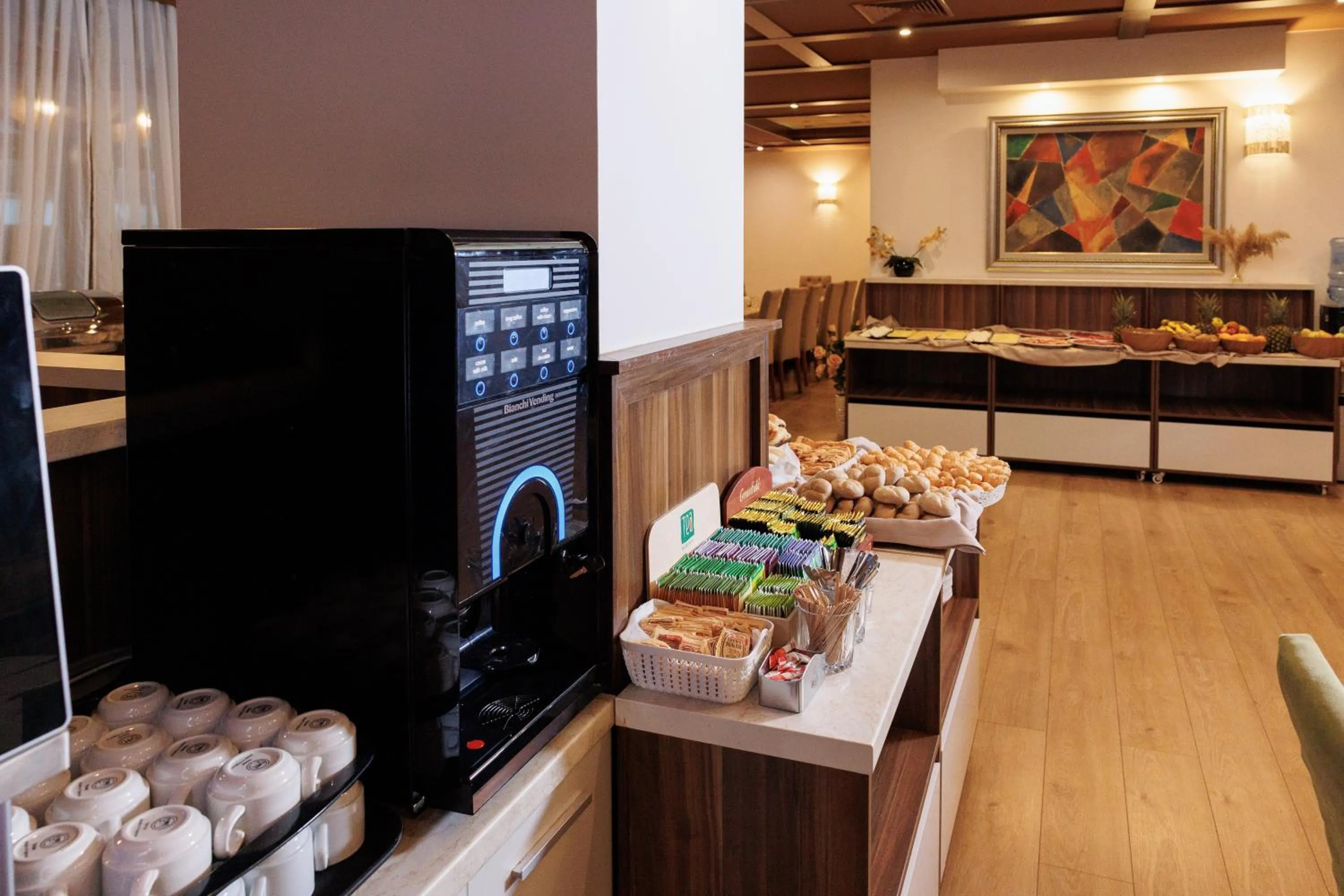 Restaurant/places to eat in Smartr Green Wood Hotel & Spa