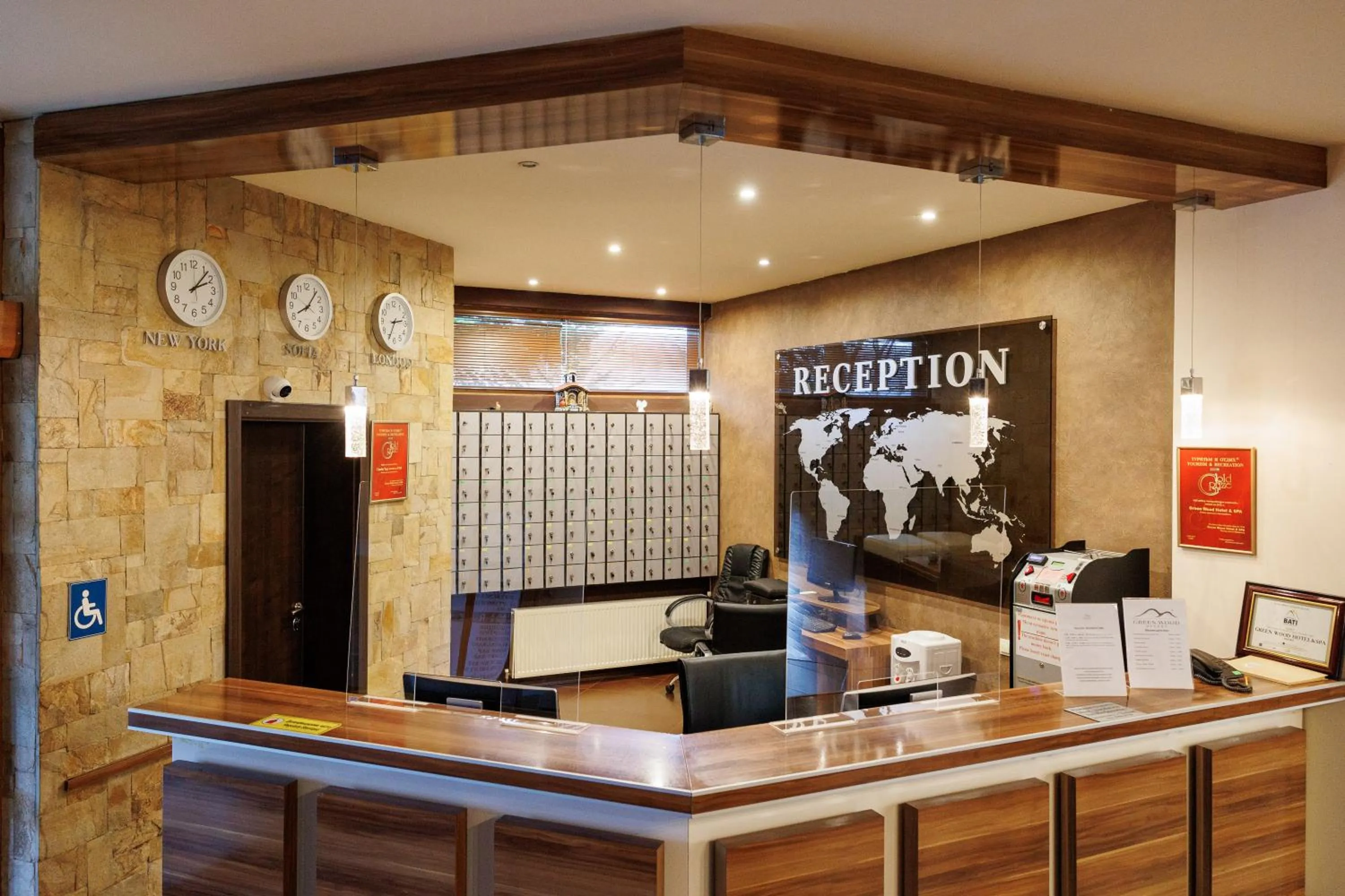 Lobby or reception in Smartr Green Wood Hotel & Spa