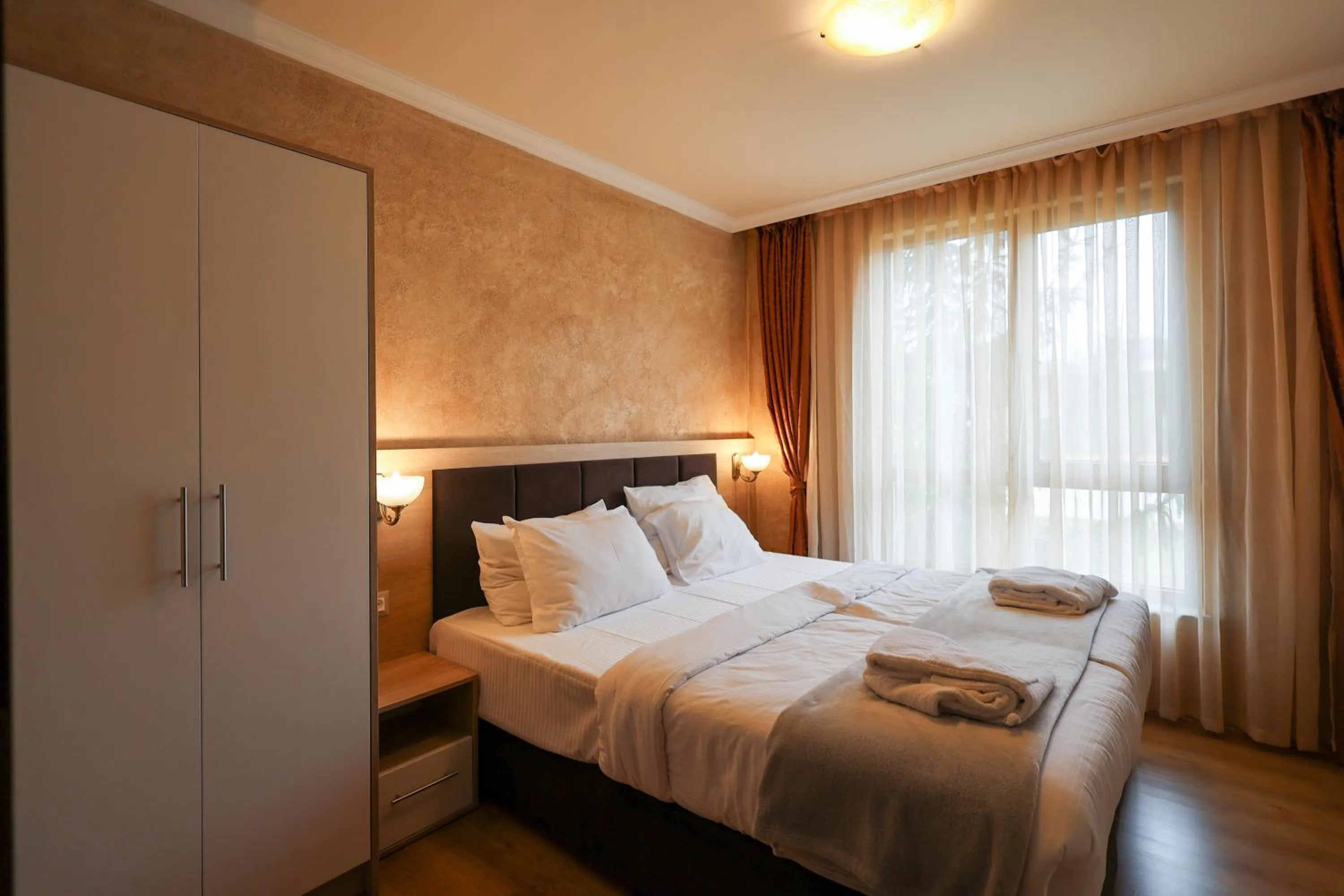 Bed in Smartr Green Wood Hotel & Spa