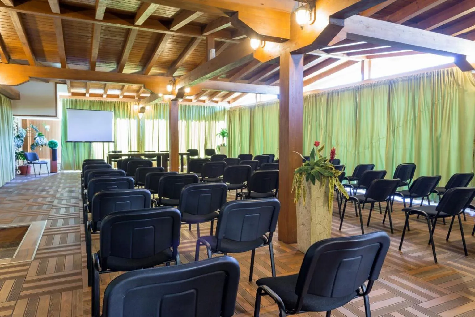 Business facilities in Smartr Green Wood Hotel & Spa