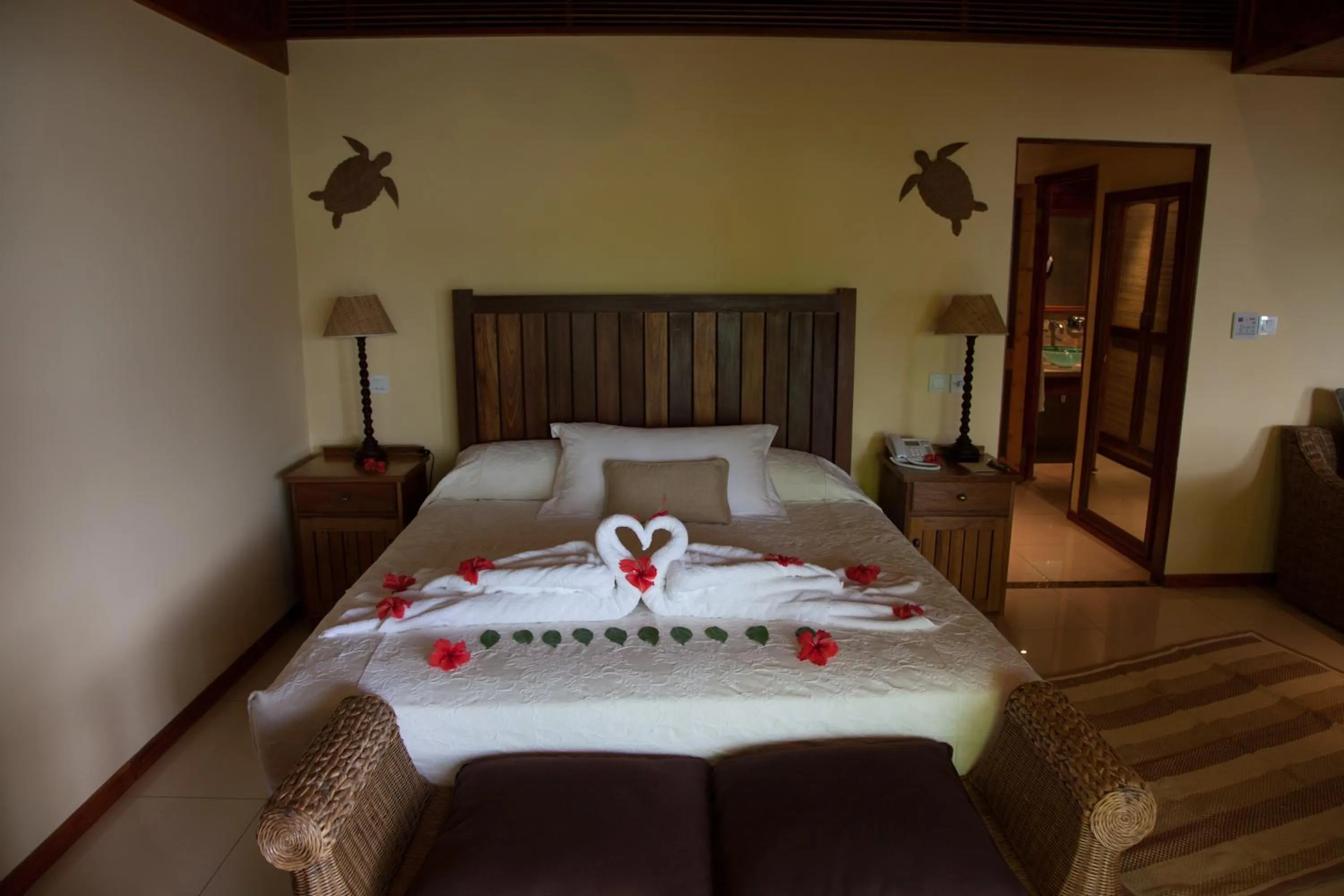 Bedroom, Bed in Cerf Island Resort
