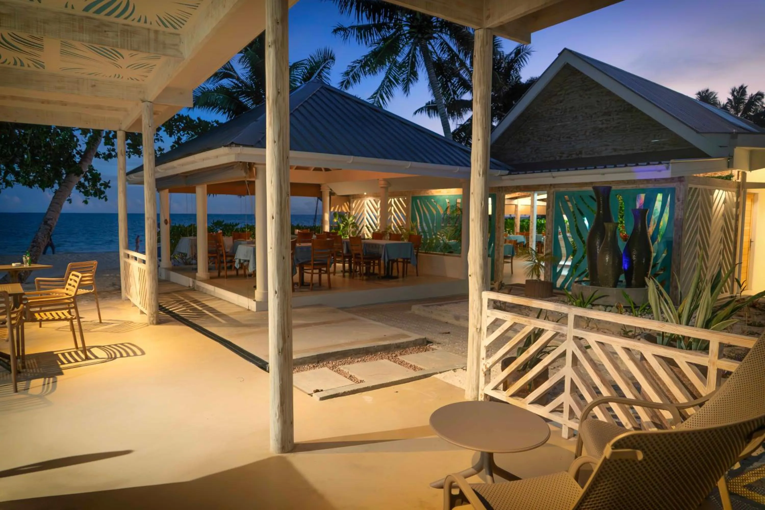 Restaurant/places to eat in Villas de Mer