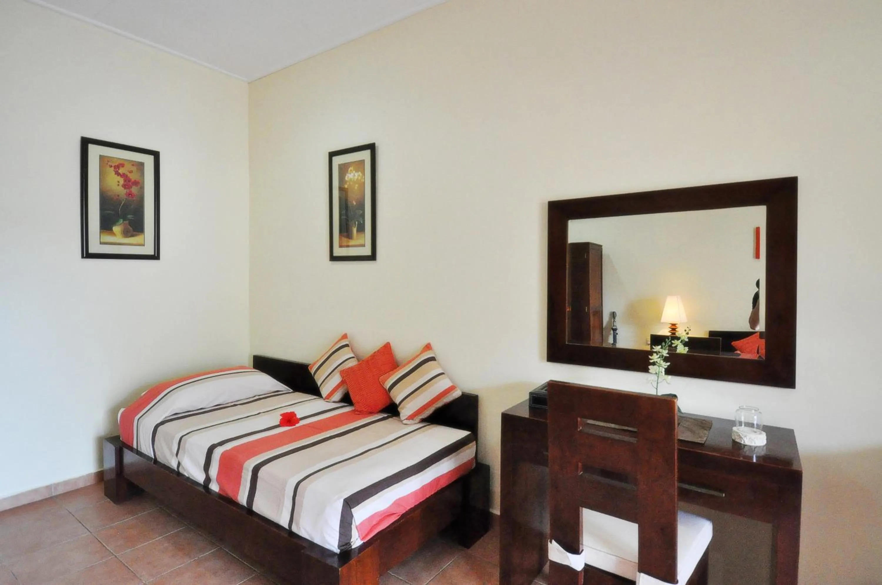 Bedroom, Bed in Britannia Hotel