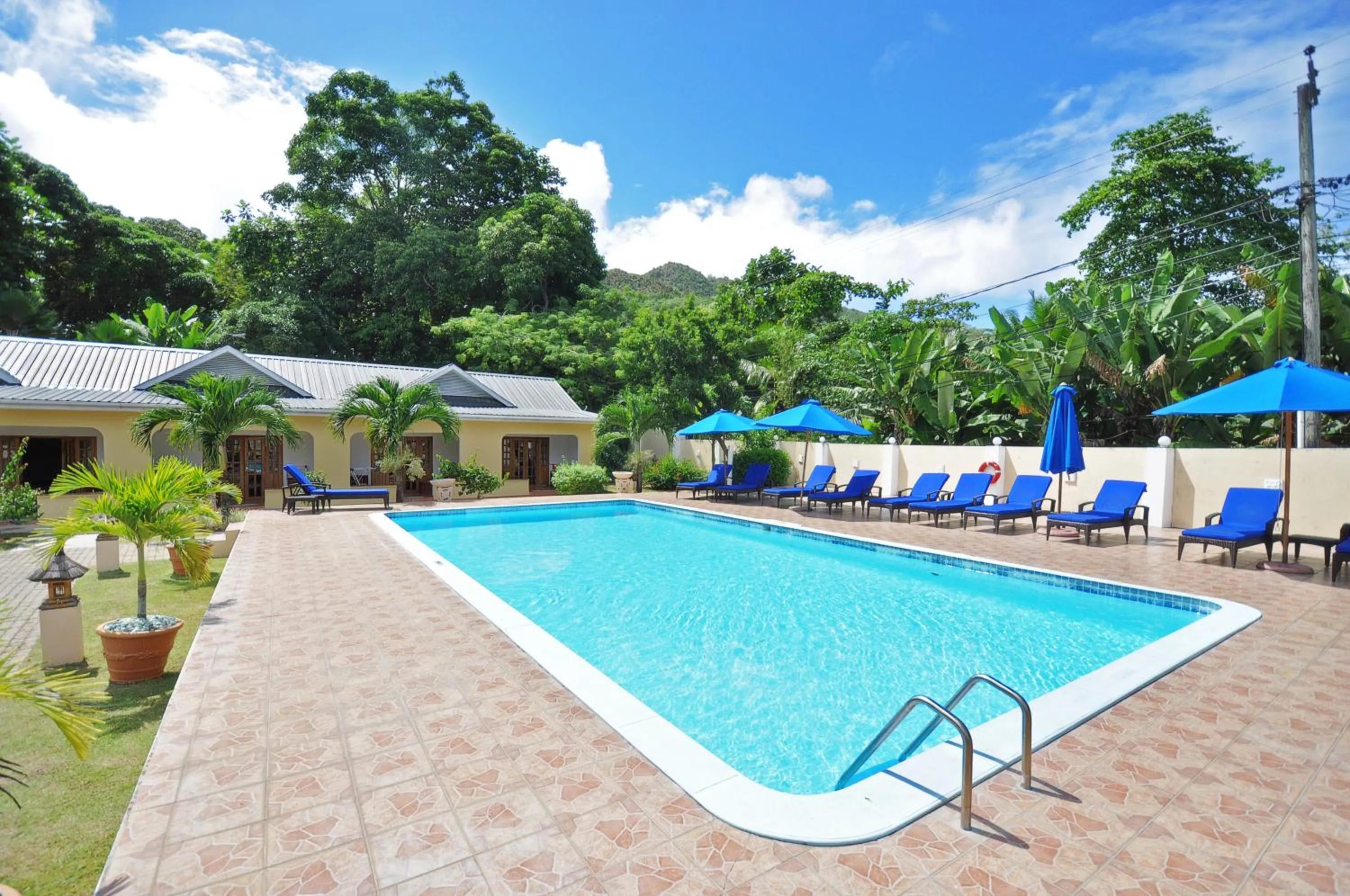 Swimming pool in Britannia Hotel