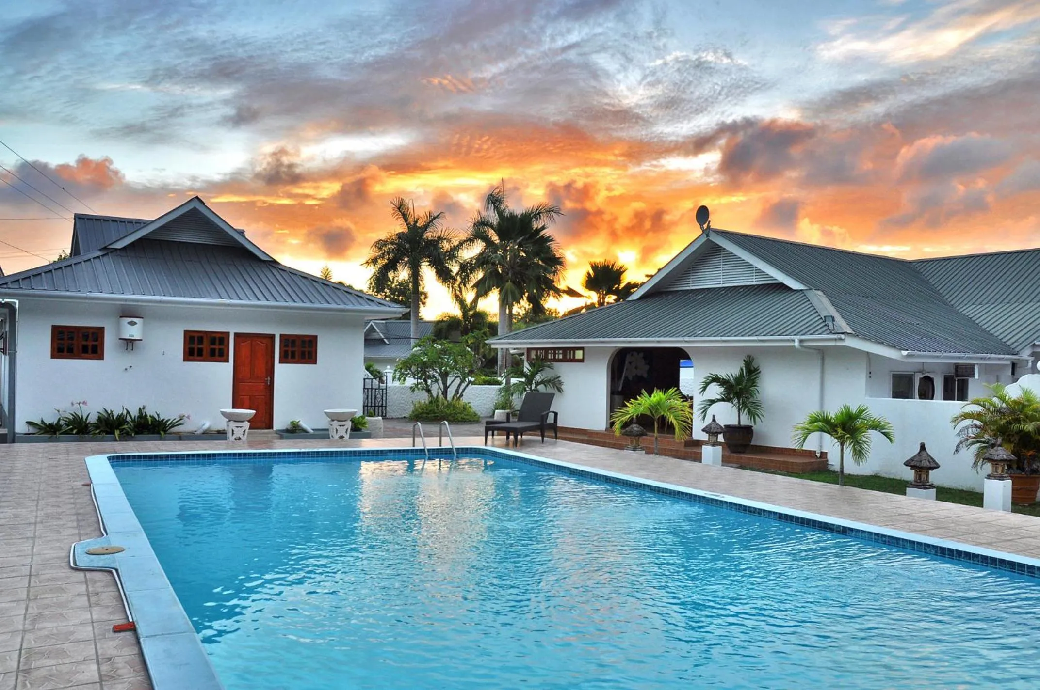 Swimming pool in Britannia Hotel