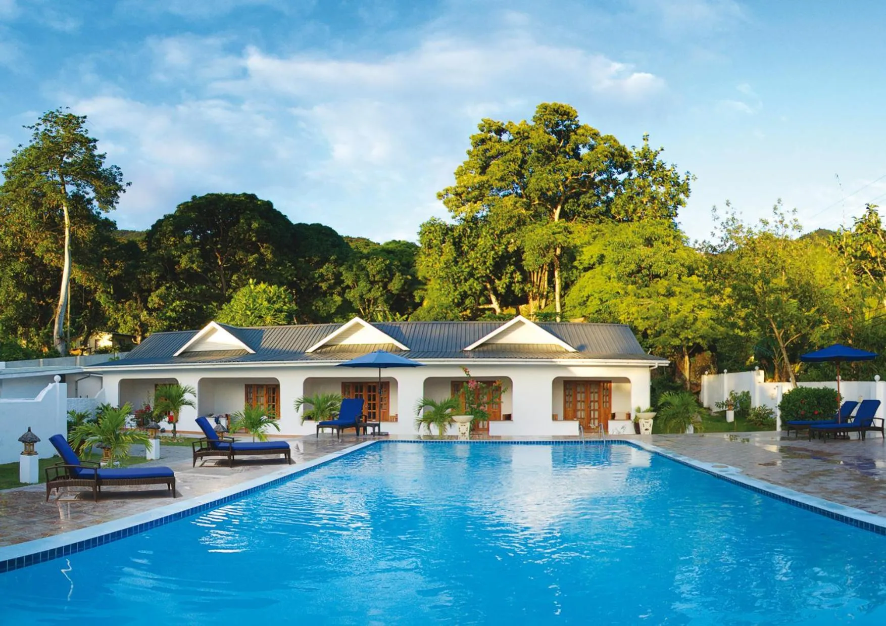 Swimming pool in Britannia Hotel