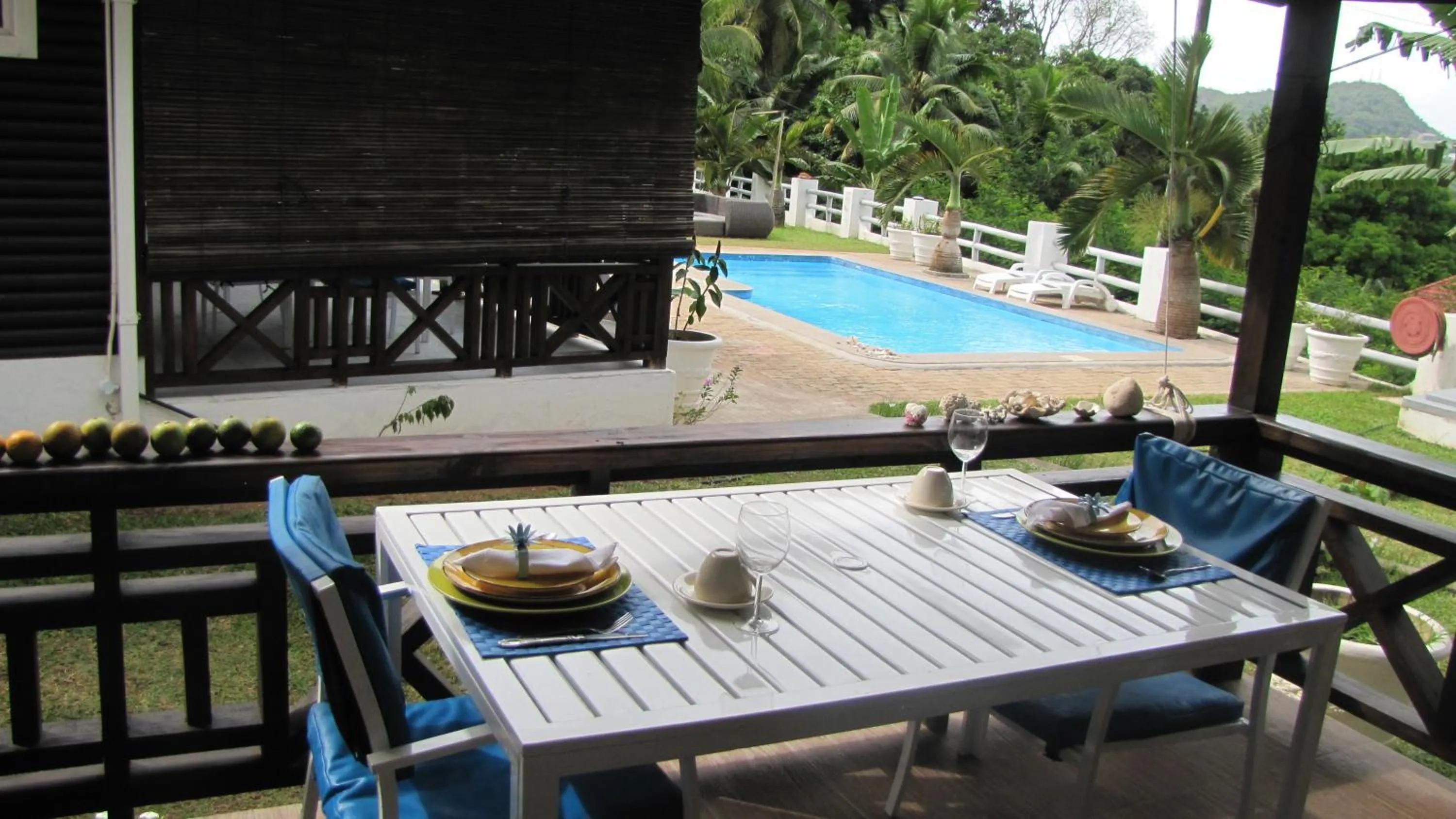 Swimming pool in Kokogrove Chalets