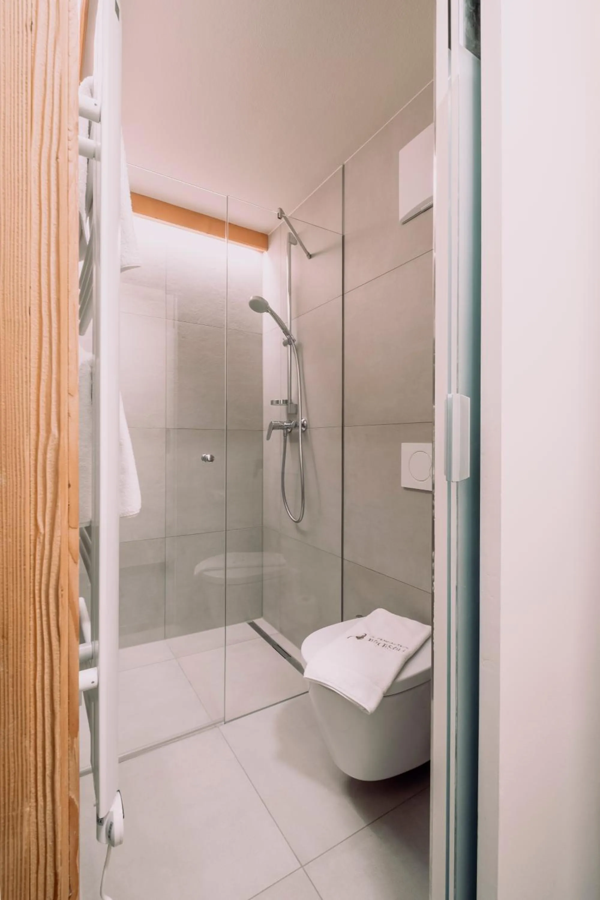 Quadruple Room with Shower in Alpengasthof Hochsöll