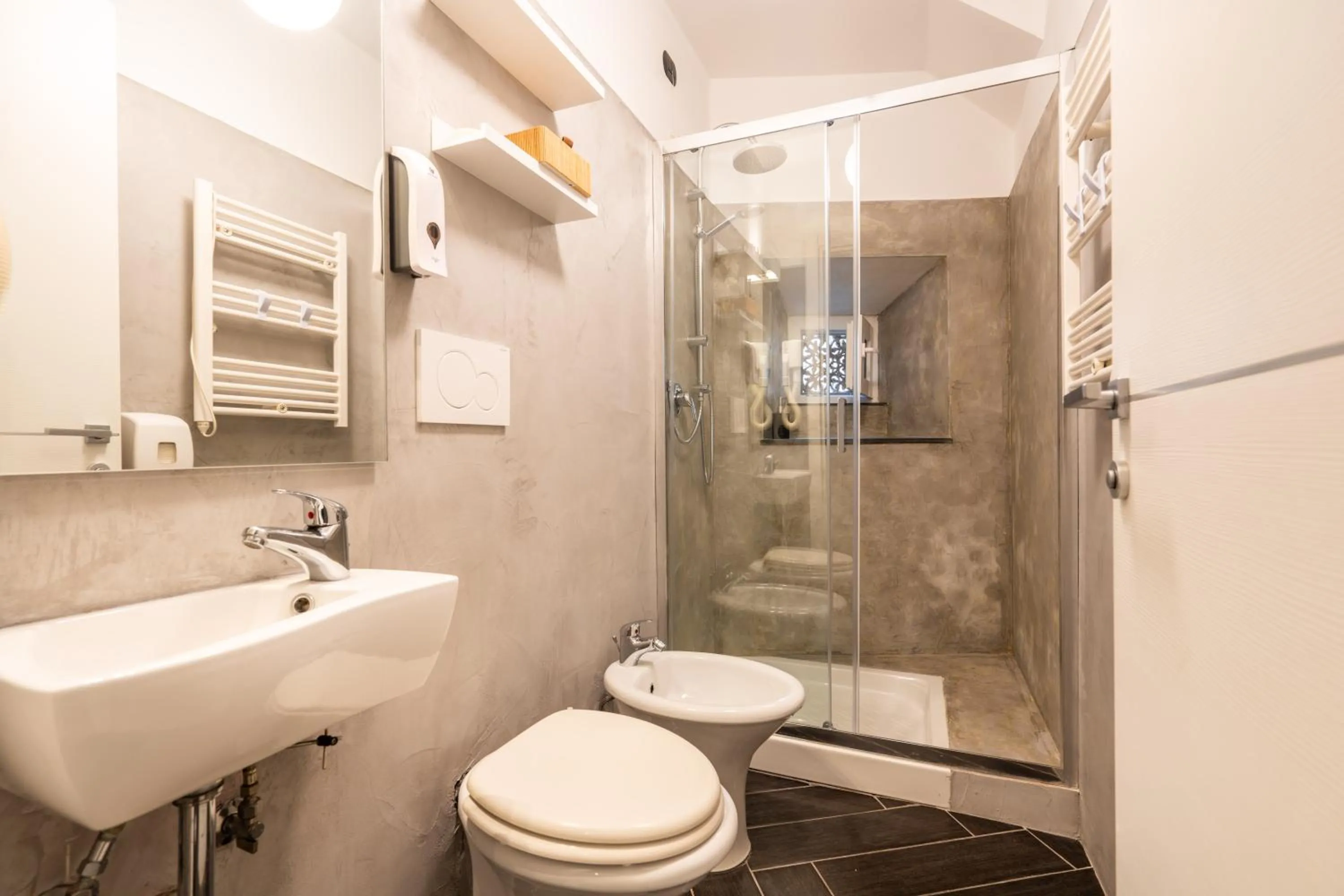 Bathroom in I Remi Del Prione by Le 5 Terre La Spezia
