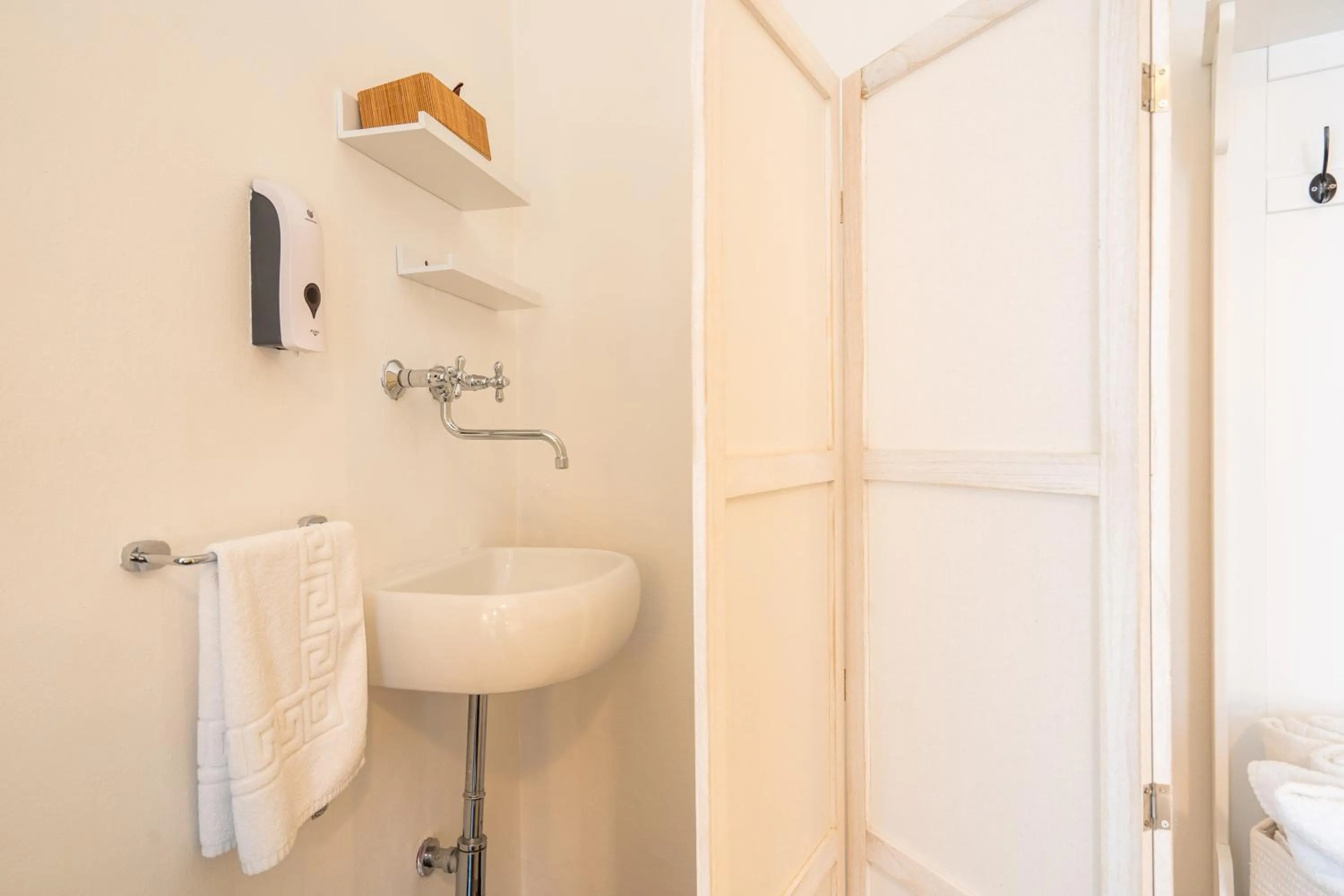 Bathroom in I Remi Del Prione by Le 5 Terre La Spezia