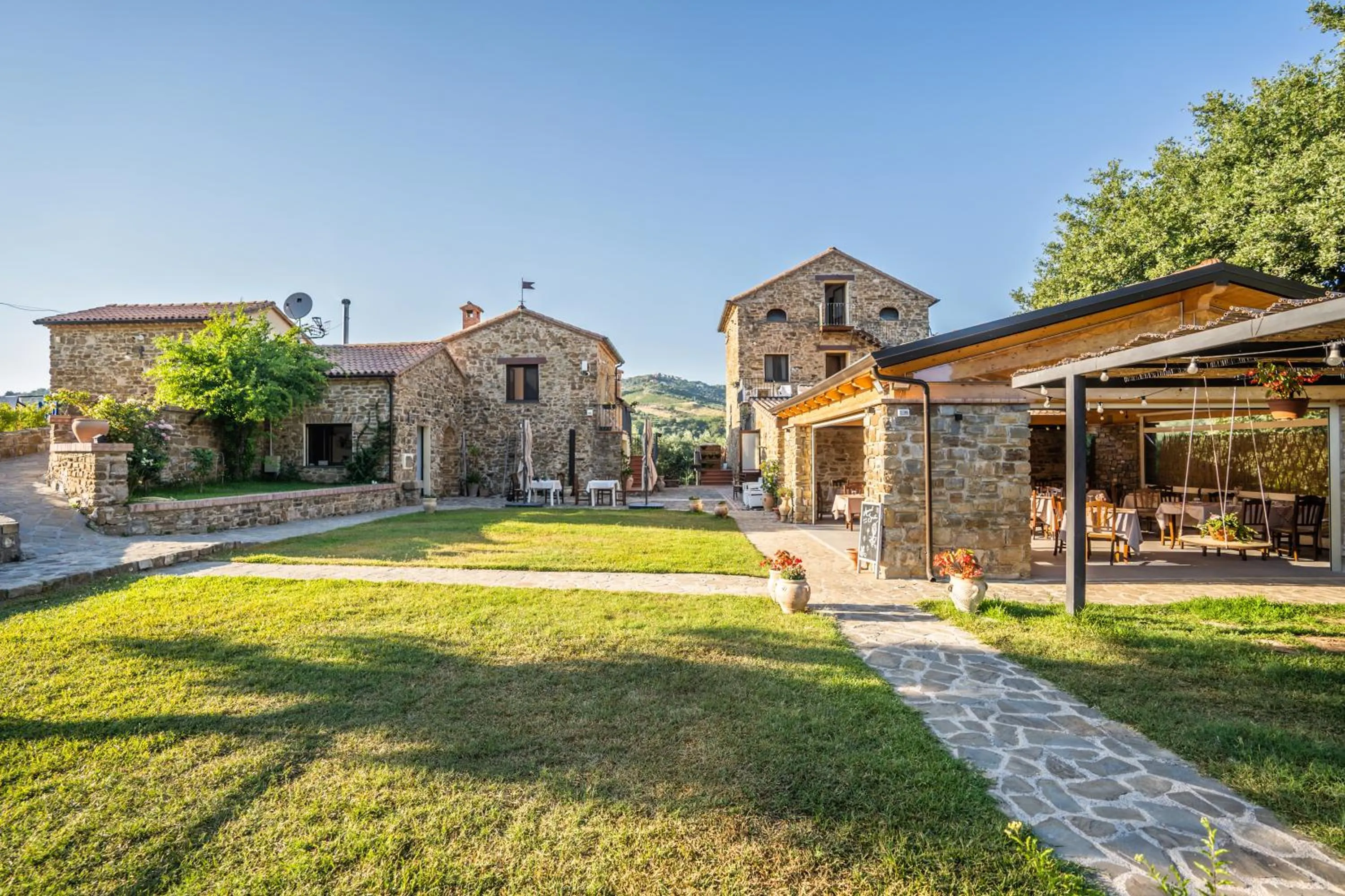 Property building in Le Querce Farmhouse