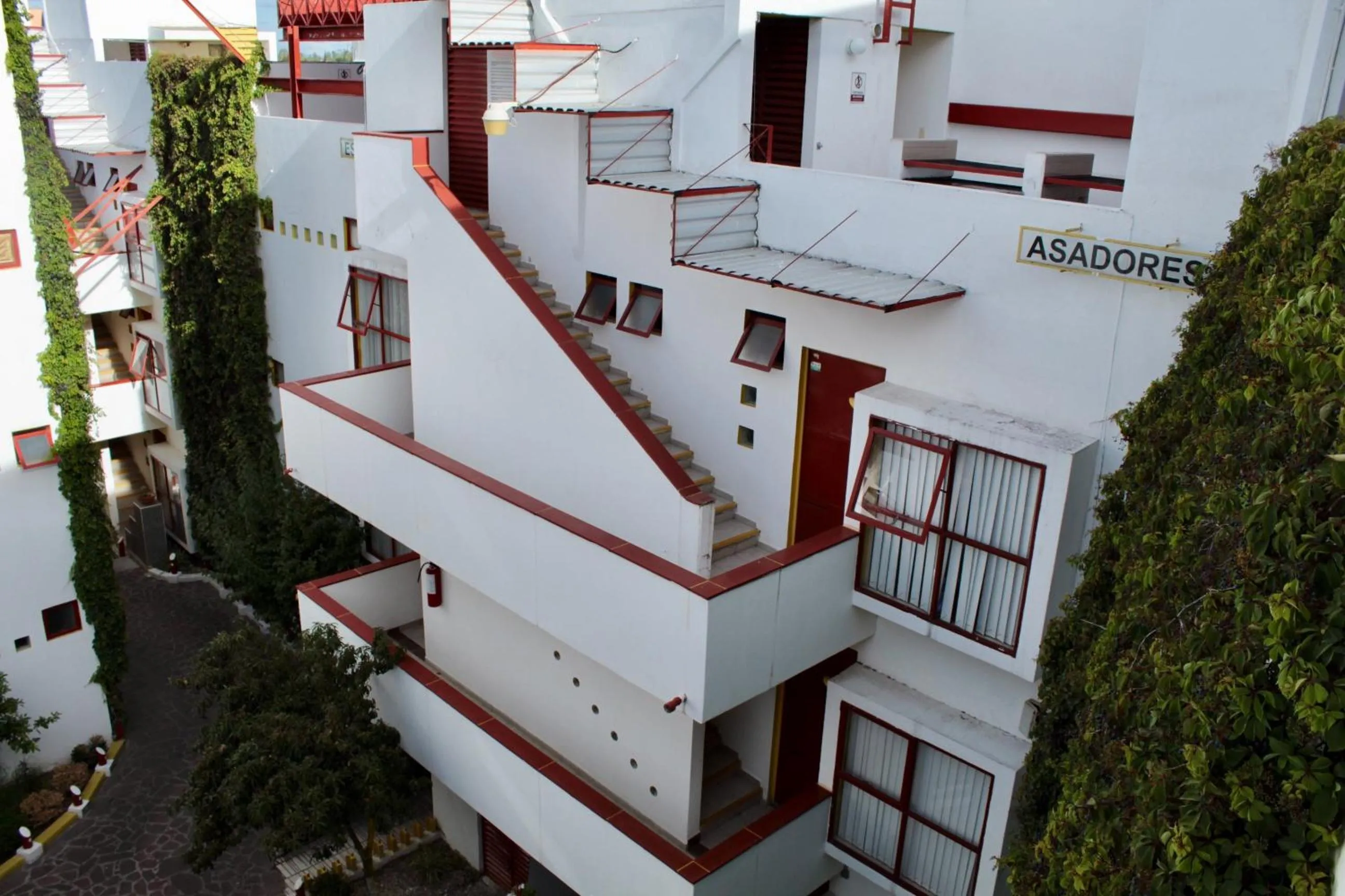 Property building in INMOTEGA - Suites TG