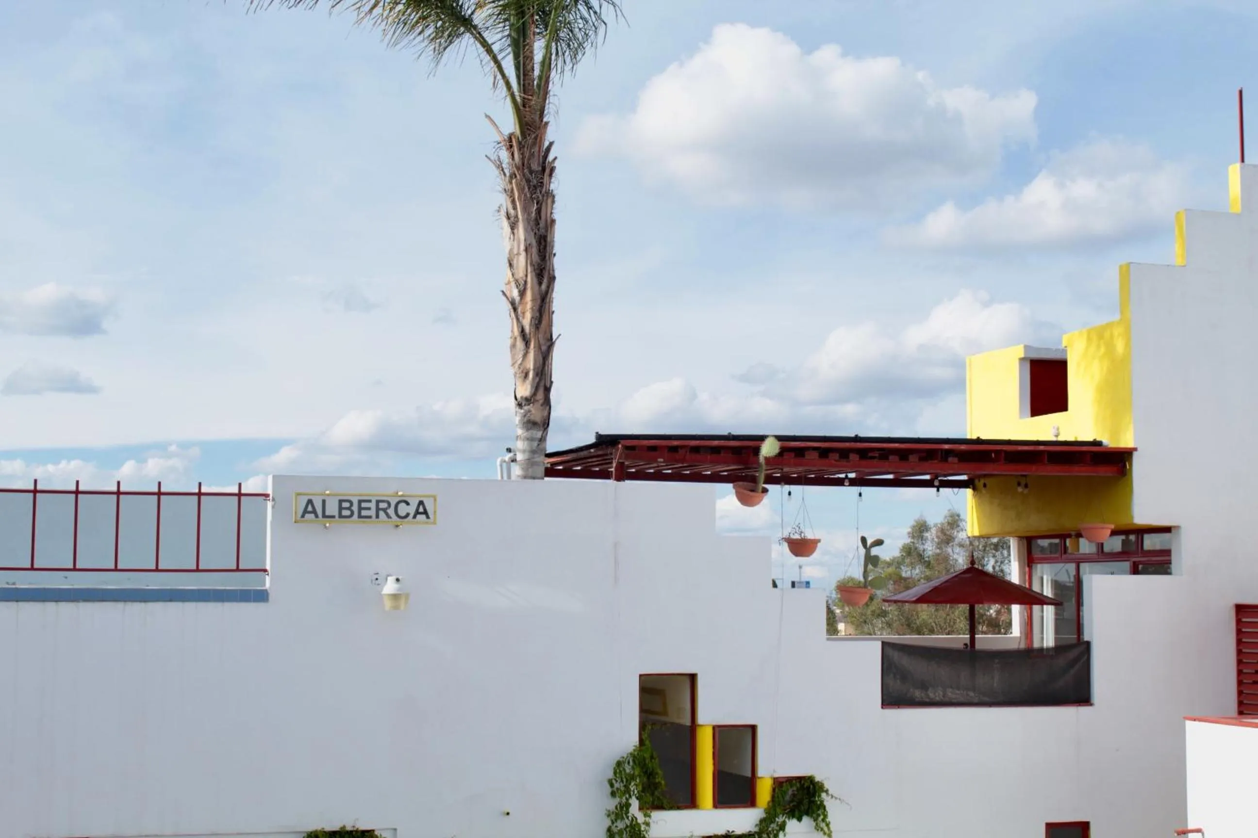 Swimming pool in INMOTEGA - Suites TG