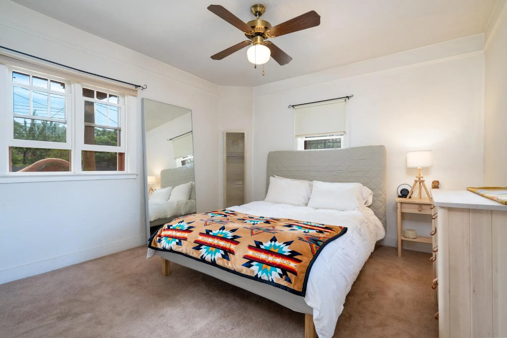 Bedroom, Bed in Gomez Gardens