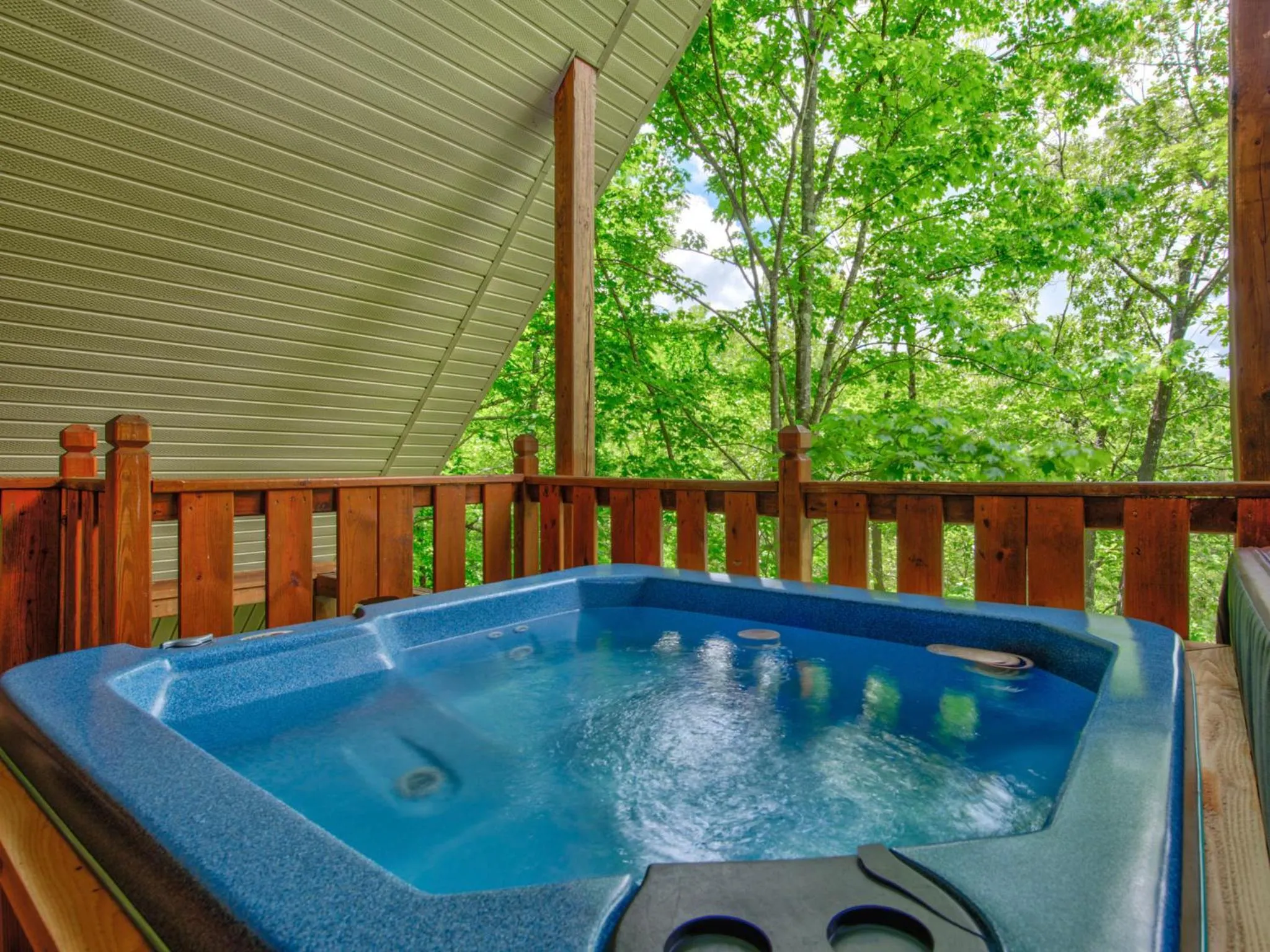 Hot Tub in Macys Hideaway