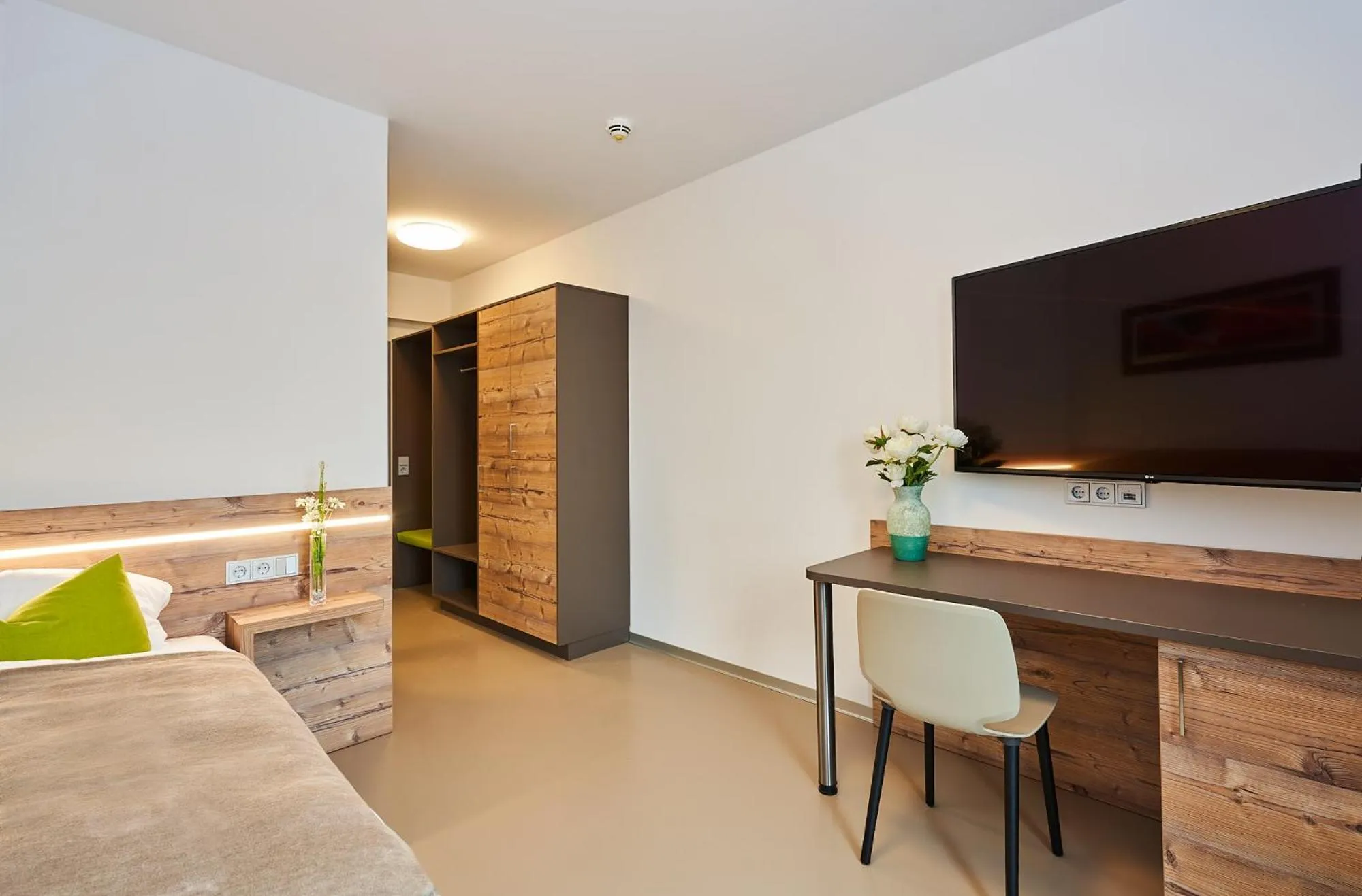 TV and multimedia in Huemer-Park Motel Vöcklatal