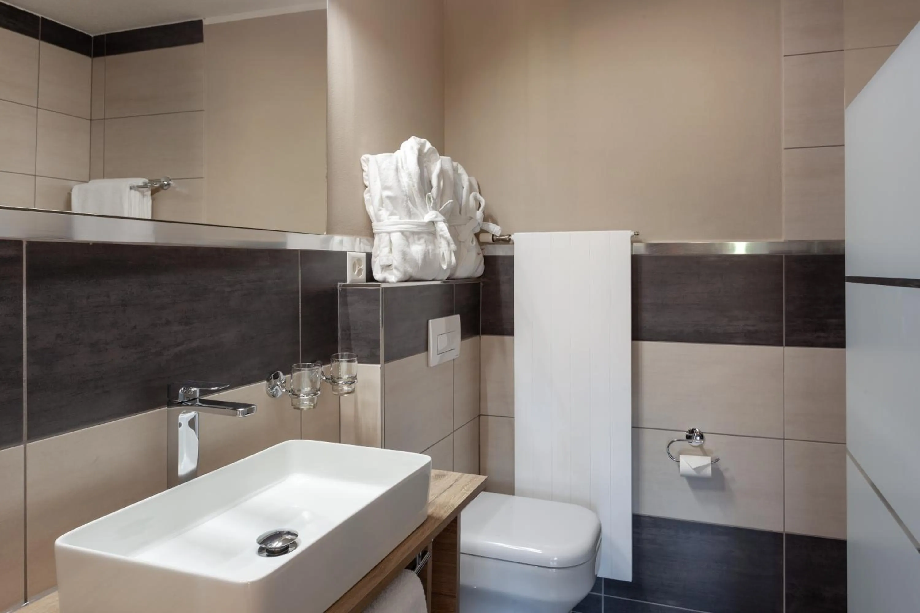 Shower in Hotel Beau Rivage