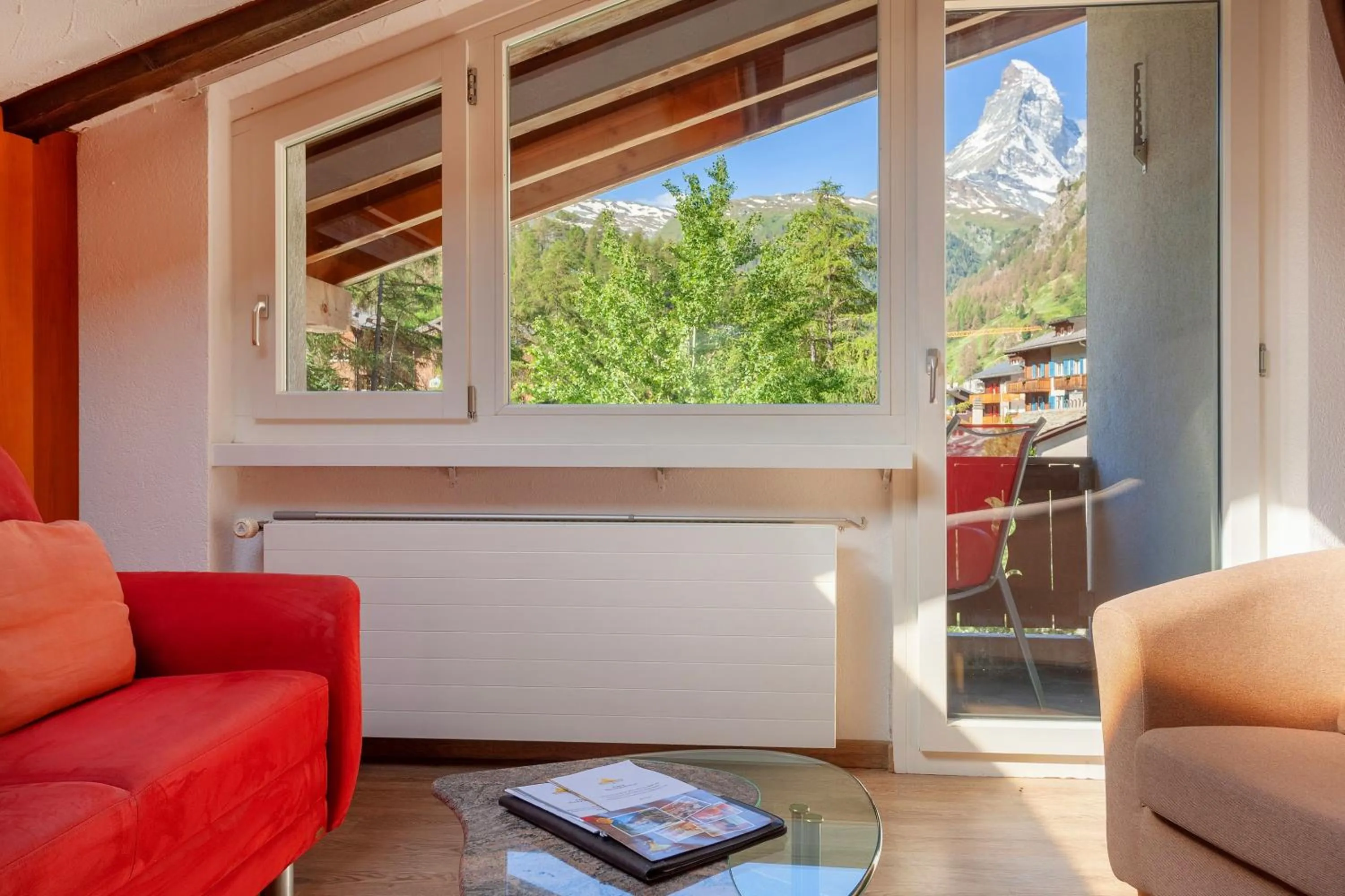 Photo of the whole room in Hotel Beau Rivage