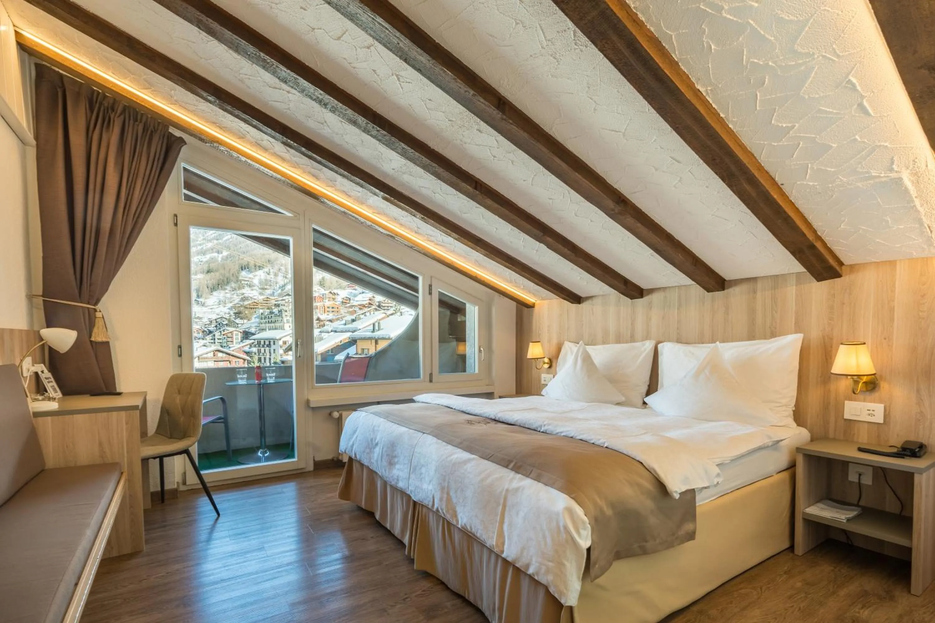 Bed in Hotel Beau Rivage