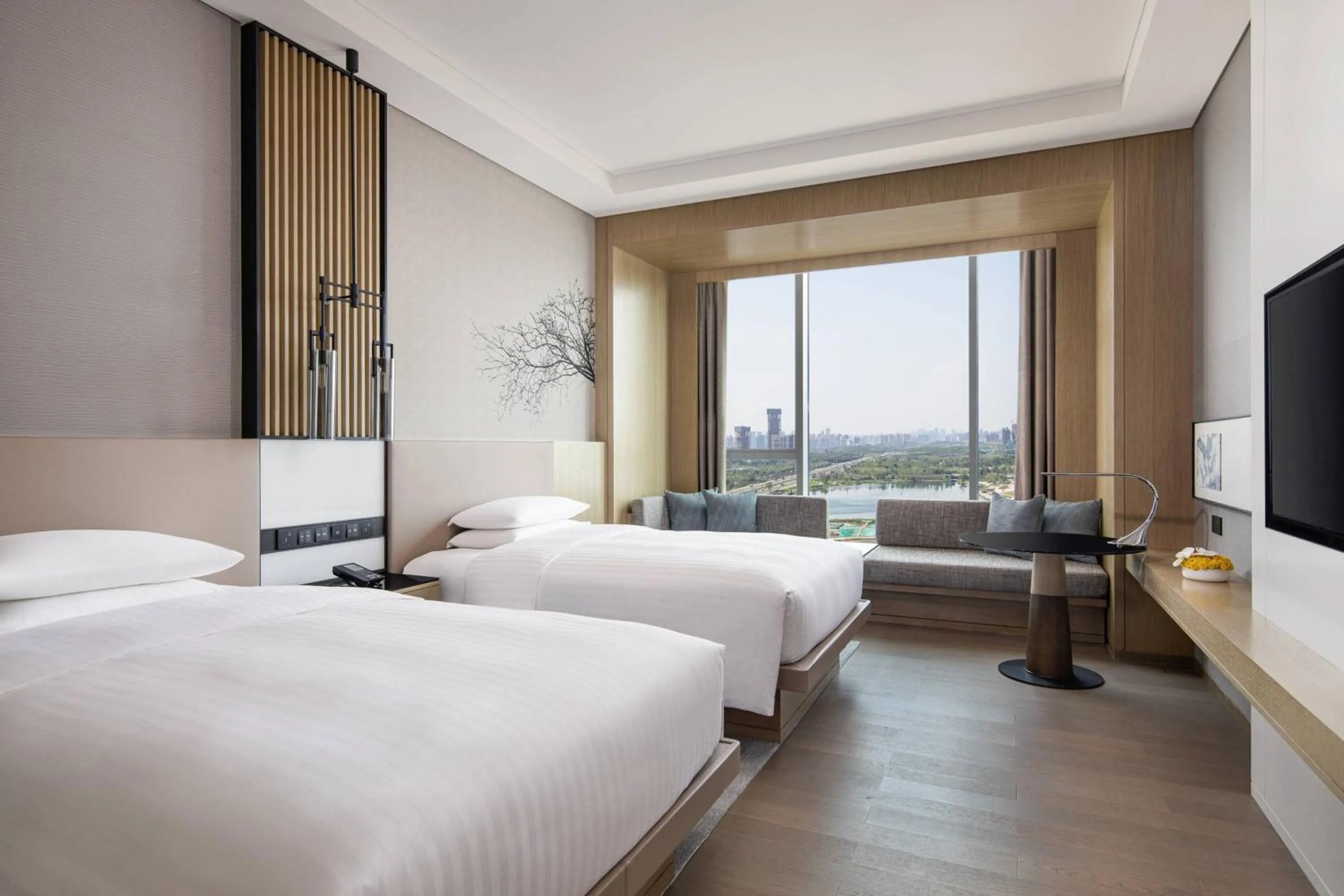 Photo of the whole room, Bed in Courtyard by Marriott Chengdu South