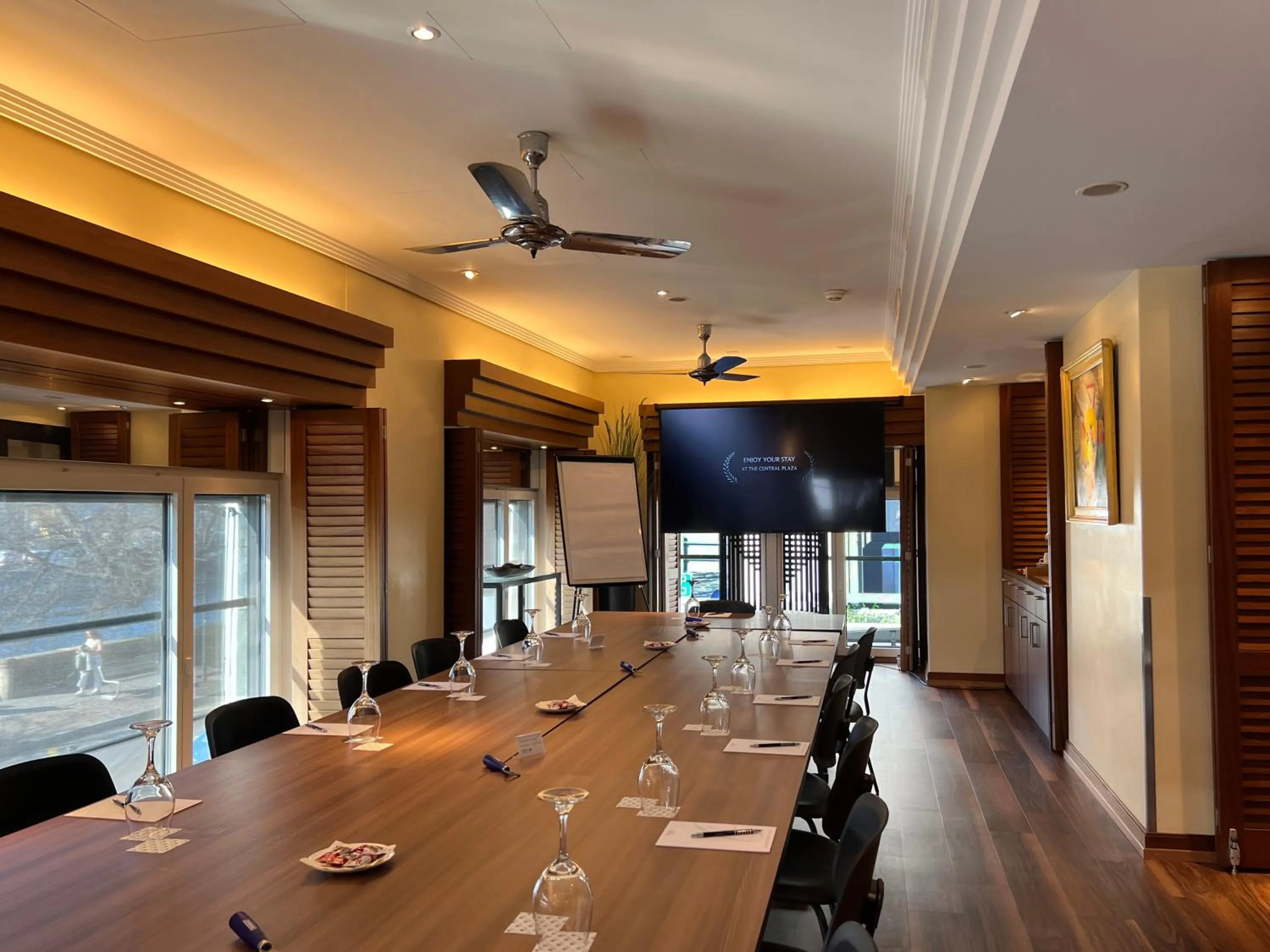 TV and multimedia in Central Plaza