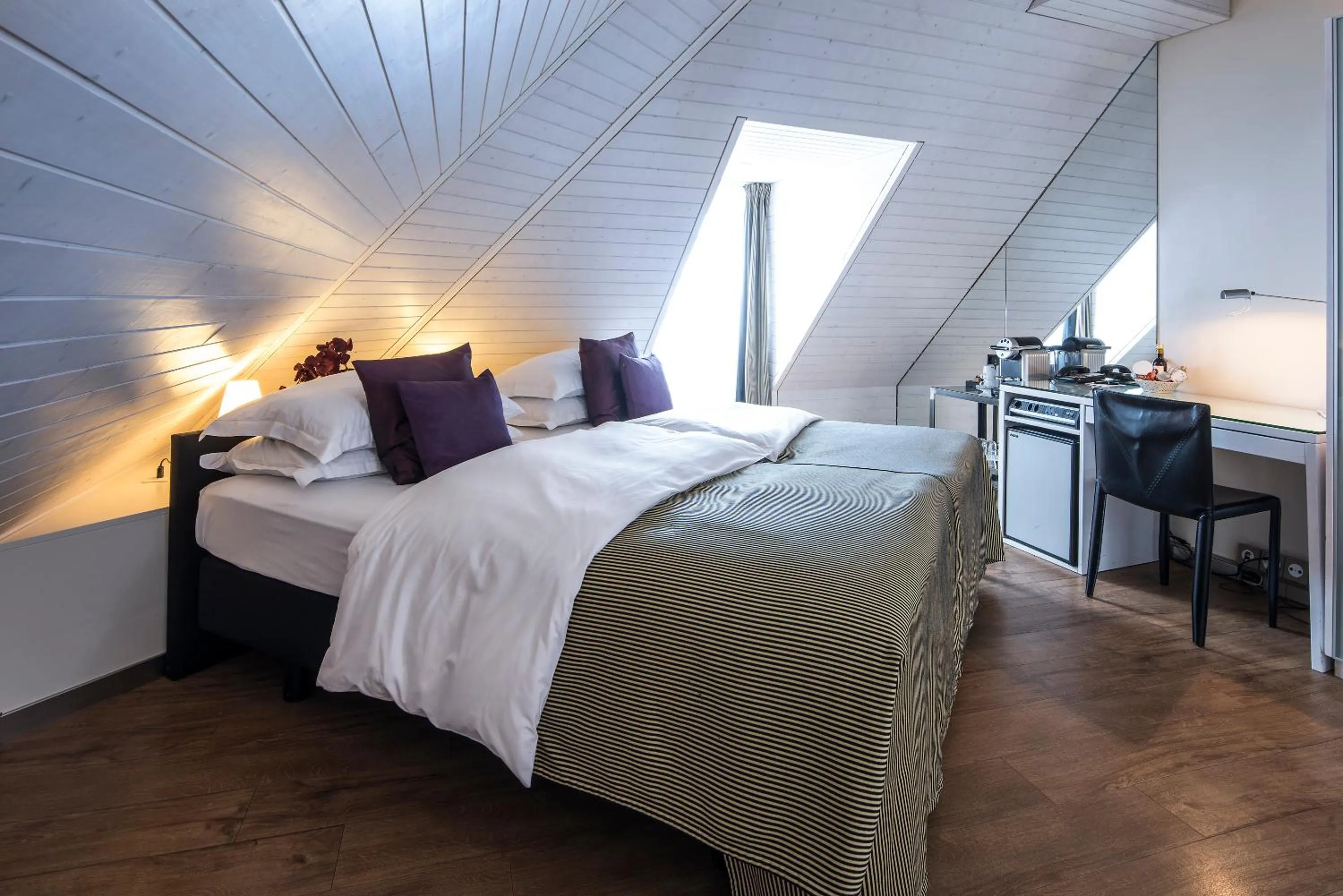 Bed in Central Plaza