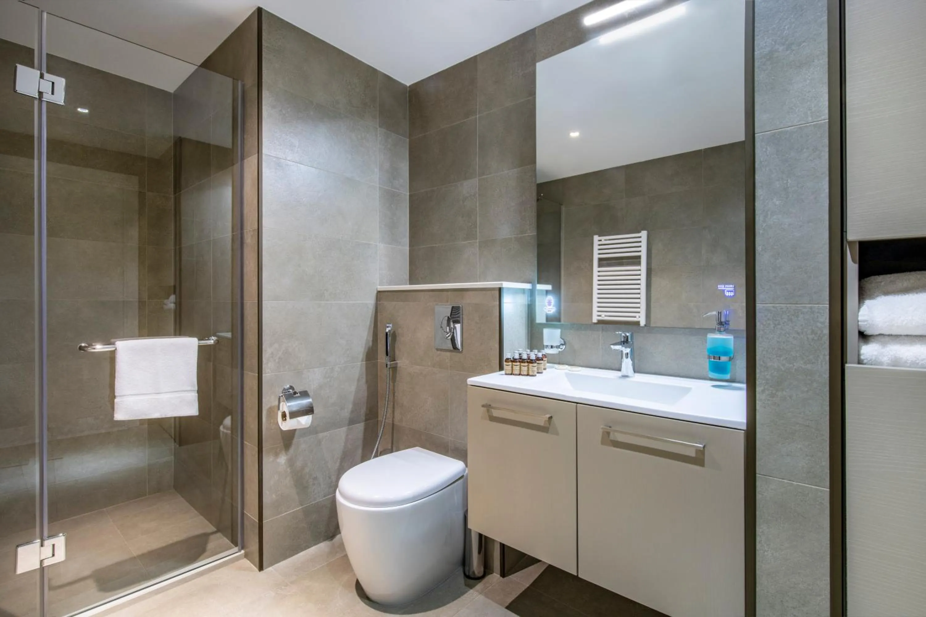 Shower in Alliance Palace Batumi