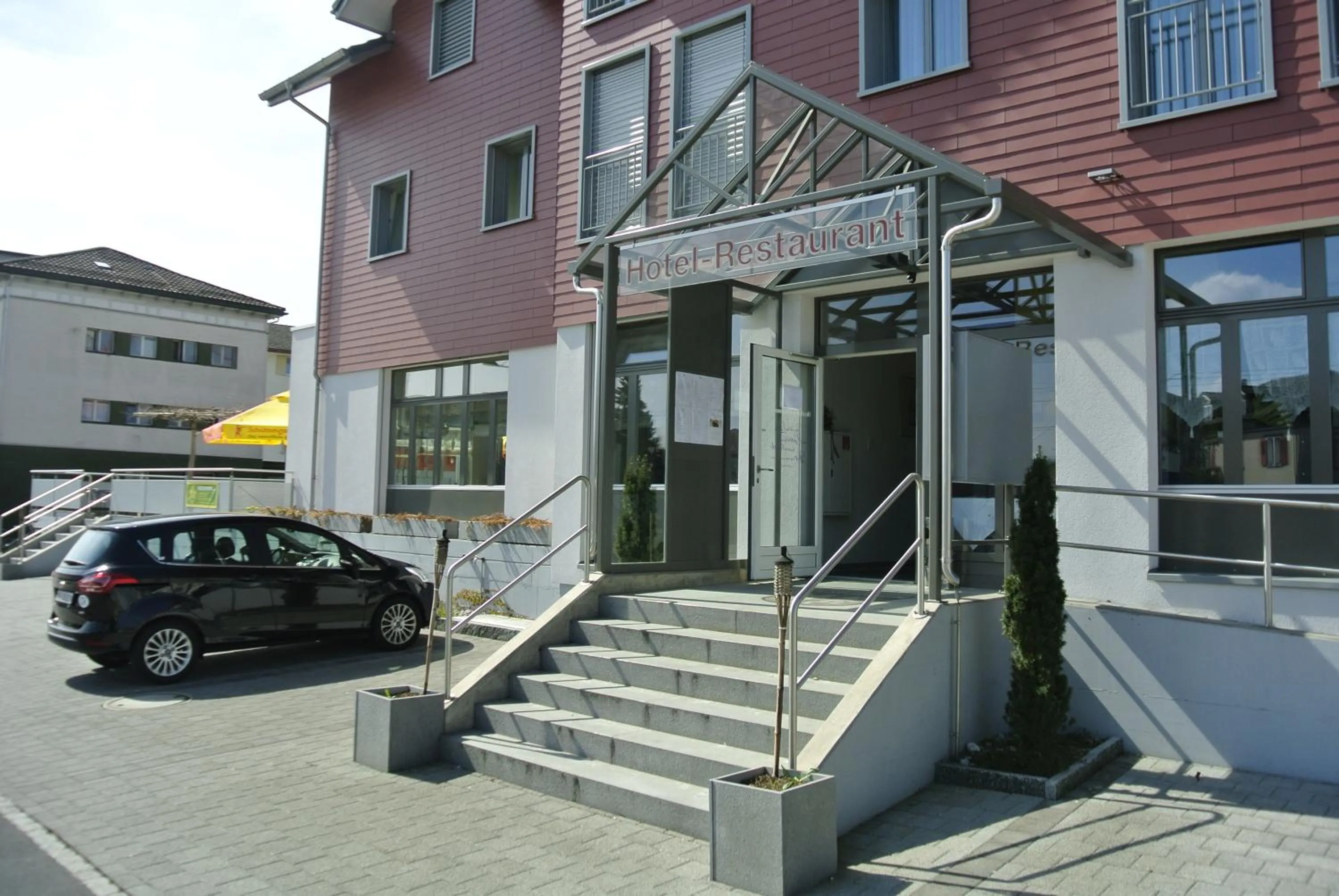 Facade/entrance in Hotel Garni Bären Bazenheid