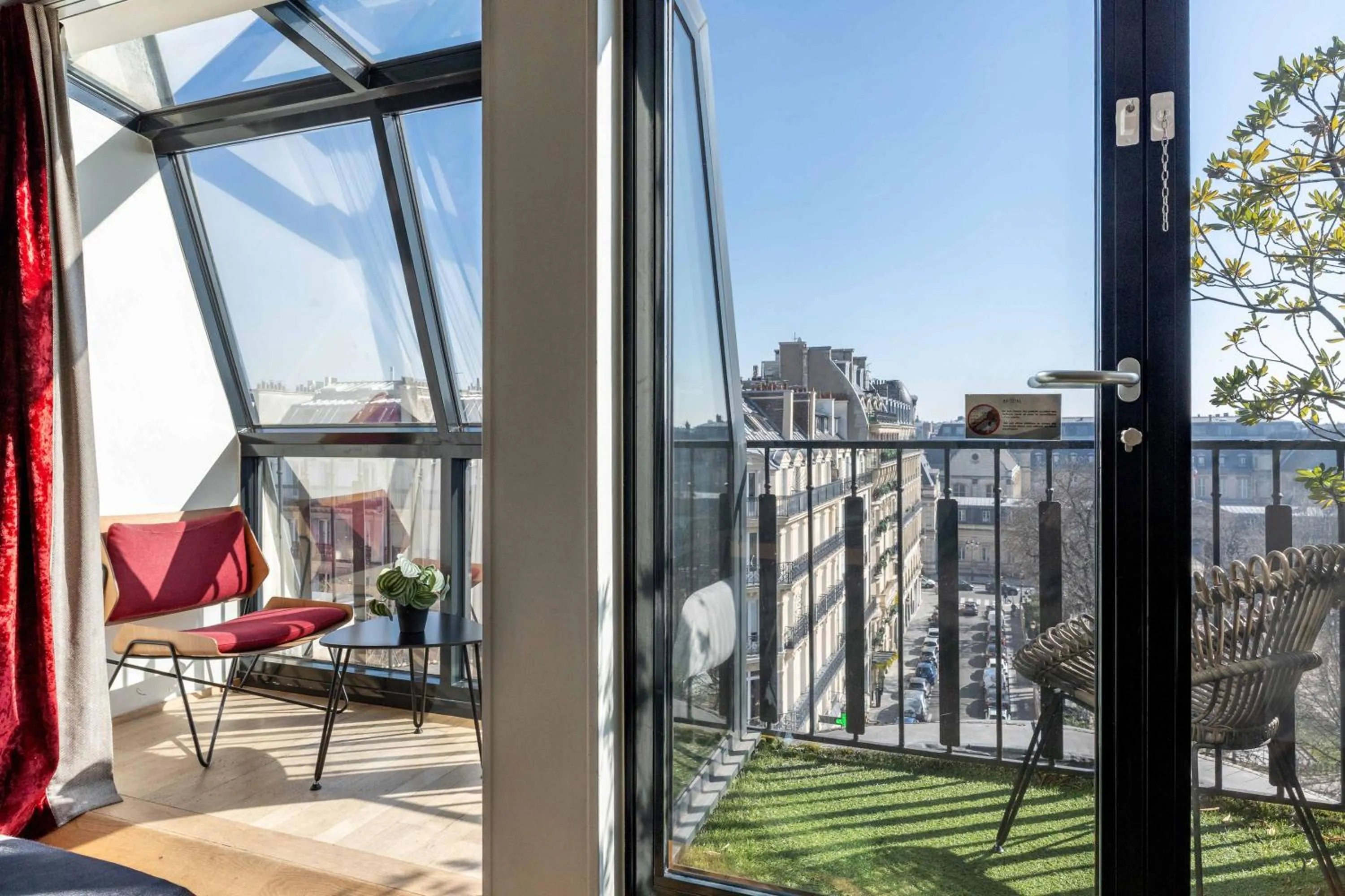 Balcony/Terrace in Le 123 Sébastopol - Astotel