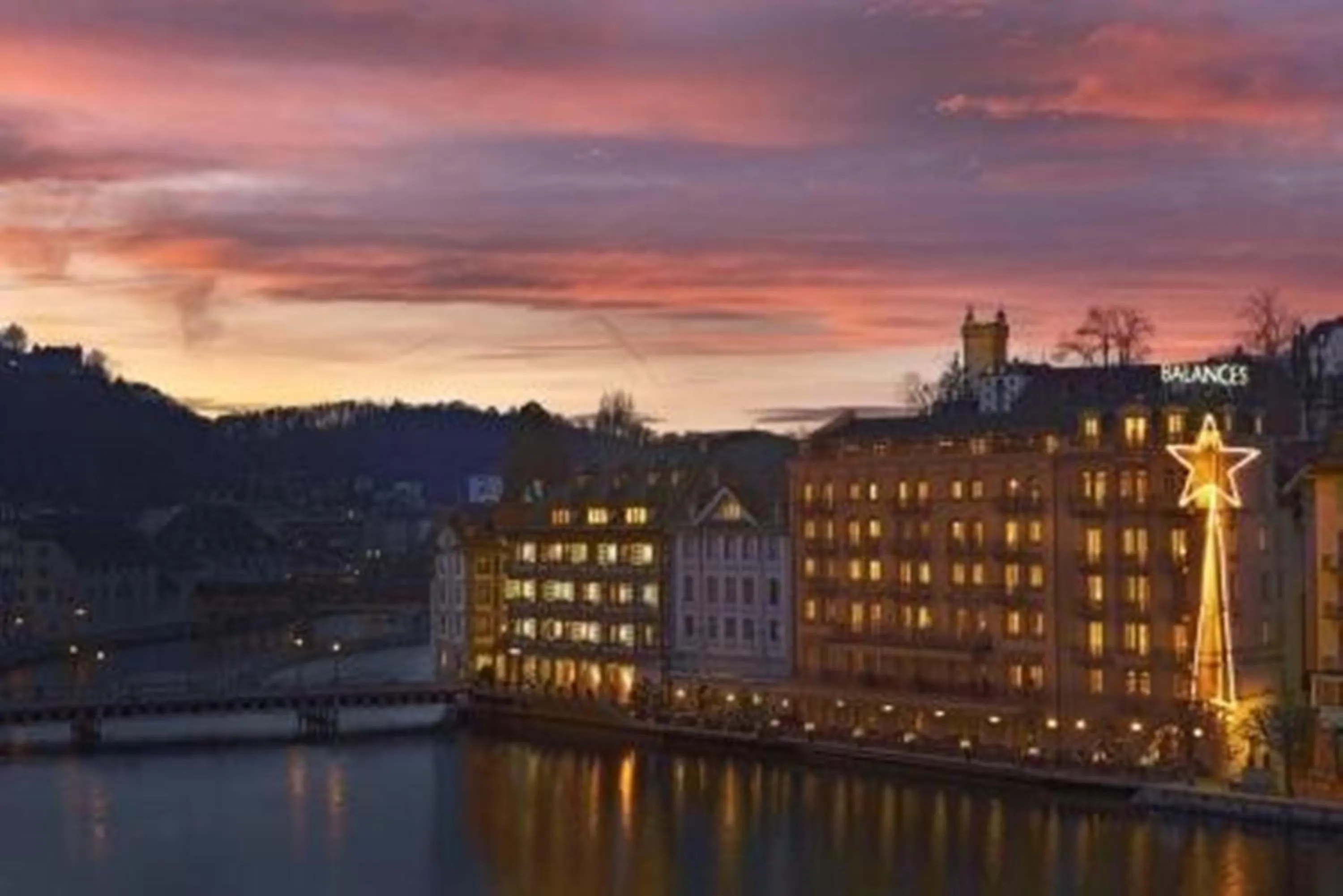 Property building in Hotel des Balances