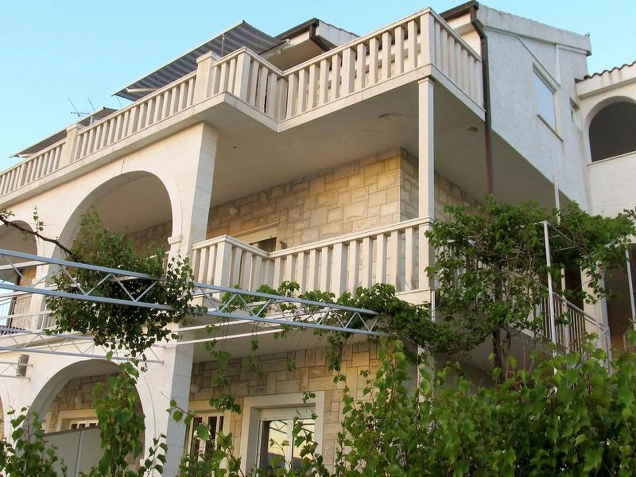 Apartment for two persons with sea view in Trogir near the beach