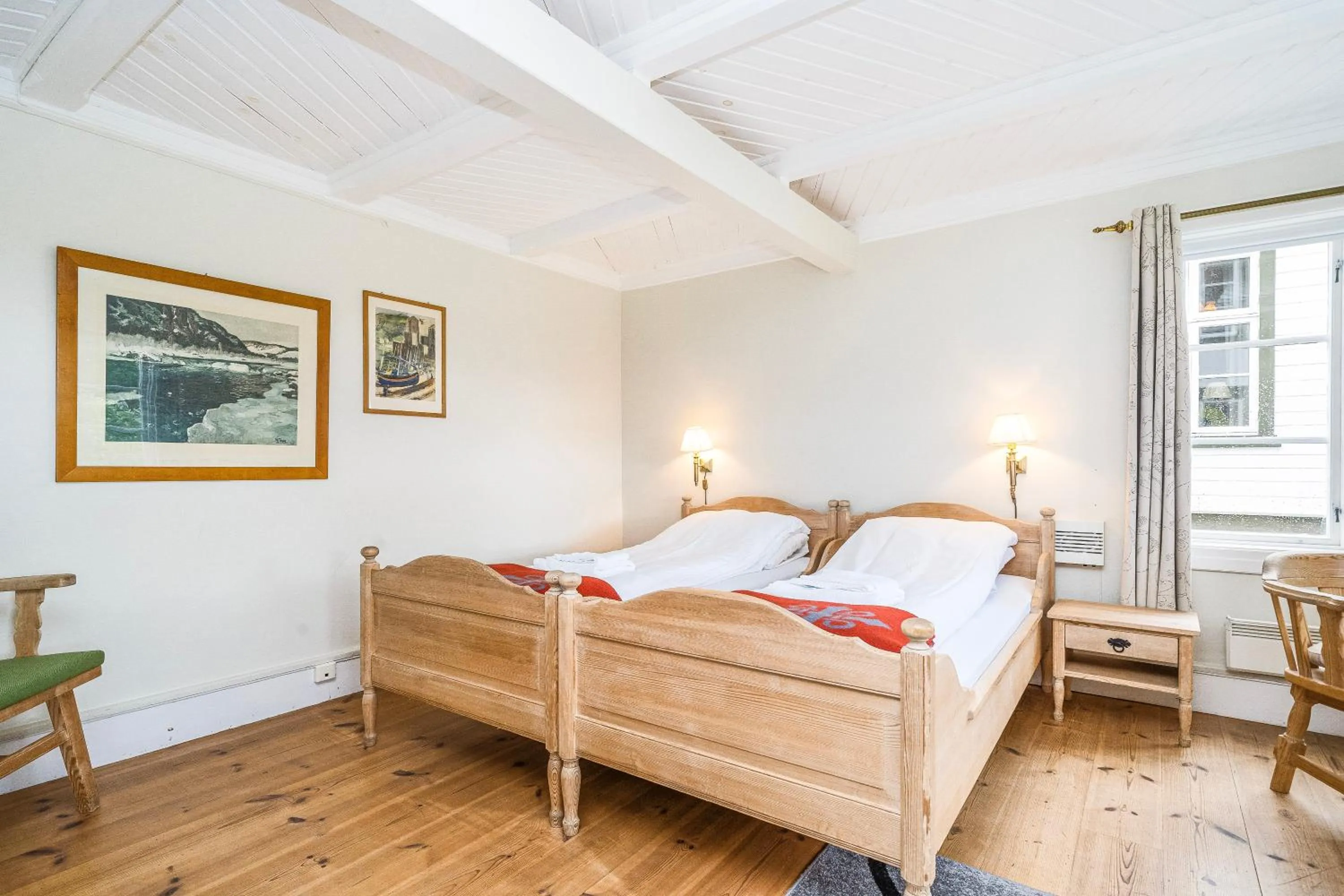 Photo of the whole room, Bed in Frich`s Kongsvold