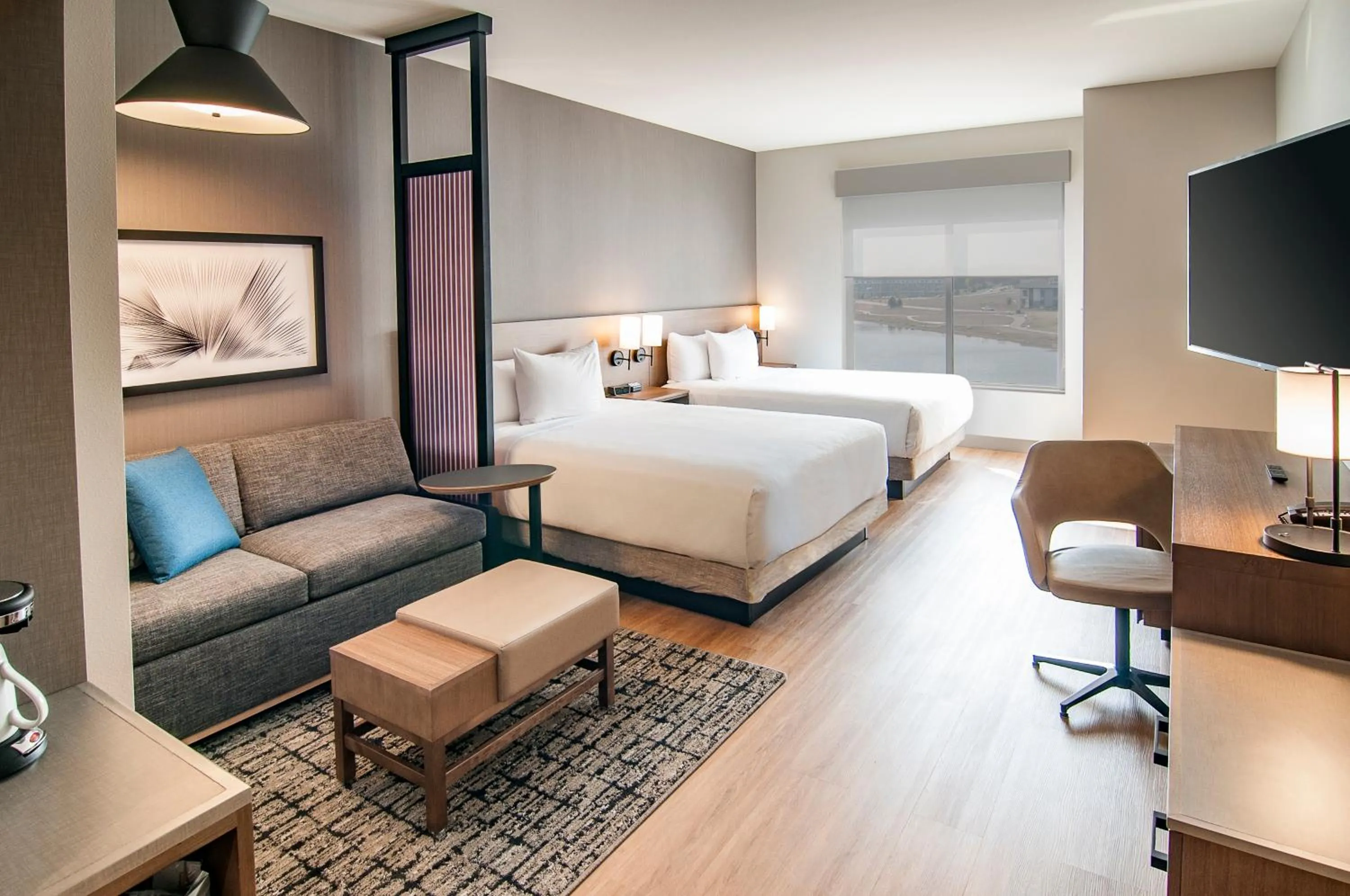 Bed in Hyatt Place Sioux Falls South