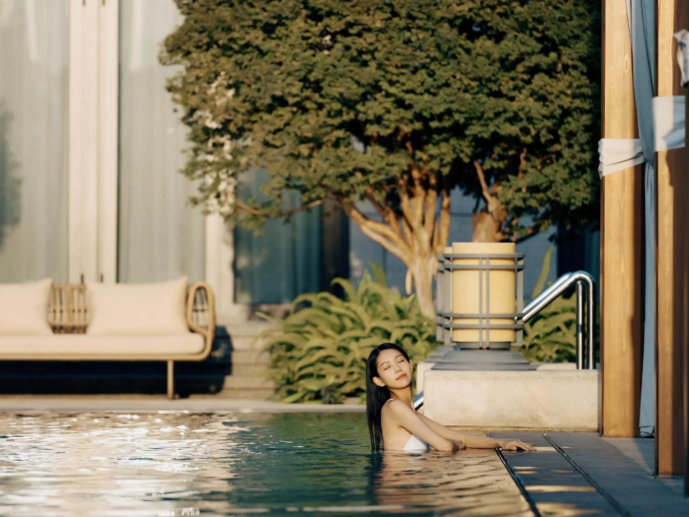 Swimming pool in Andaz Xiamen, By Hyatt