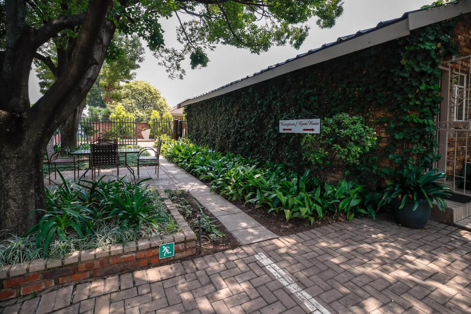 Garden in L'anda Guesthouse & self catering