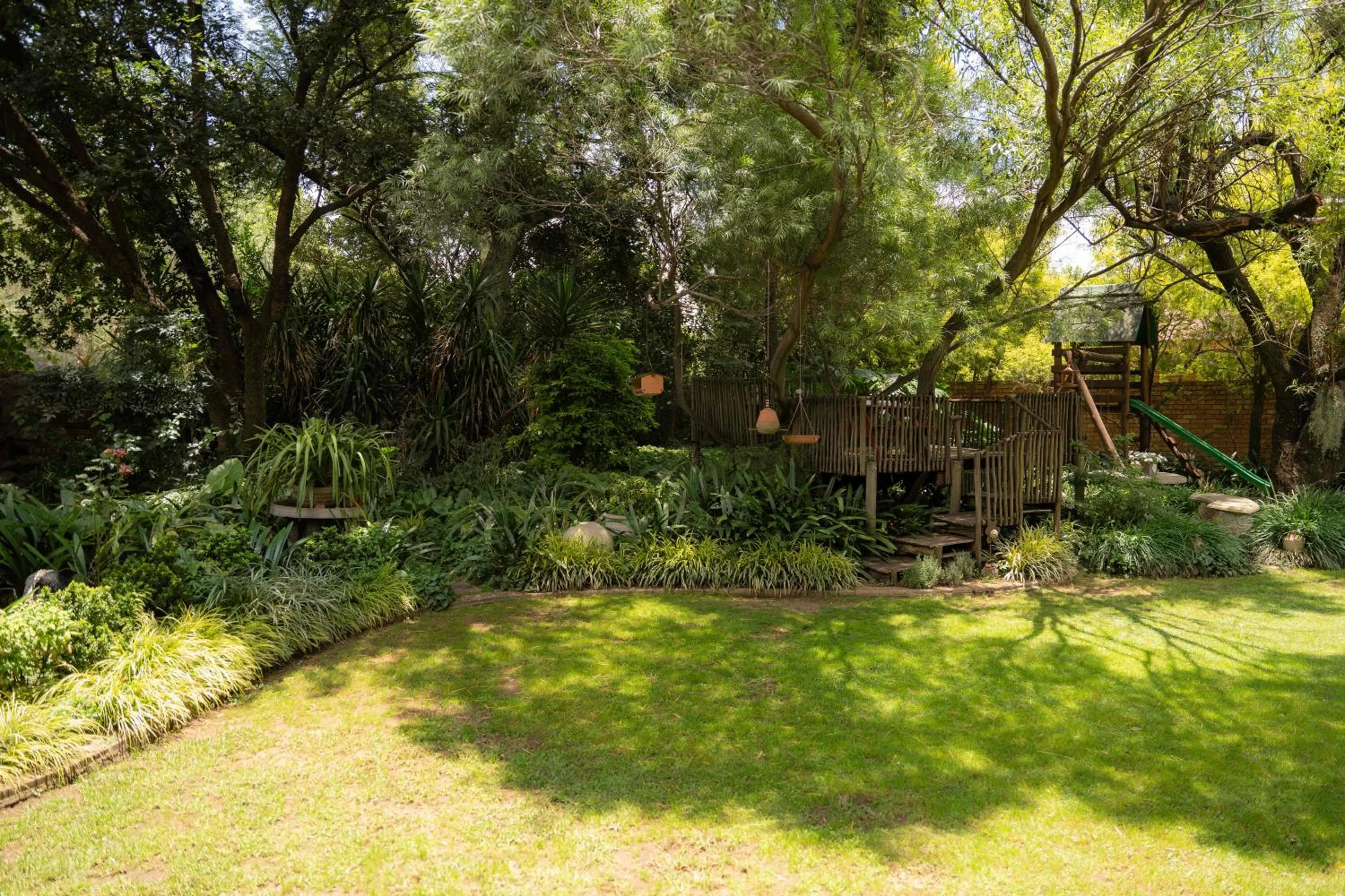 Garden in L'anda Guesthouse & self catering