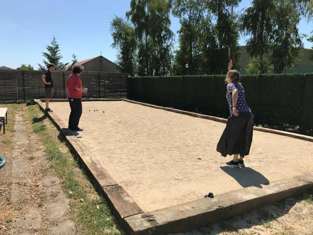 Children play ground in Hebergements le Camp d'Auneau - Le Clos du Camp