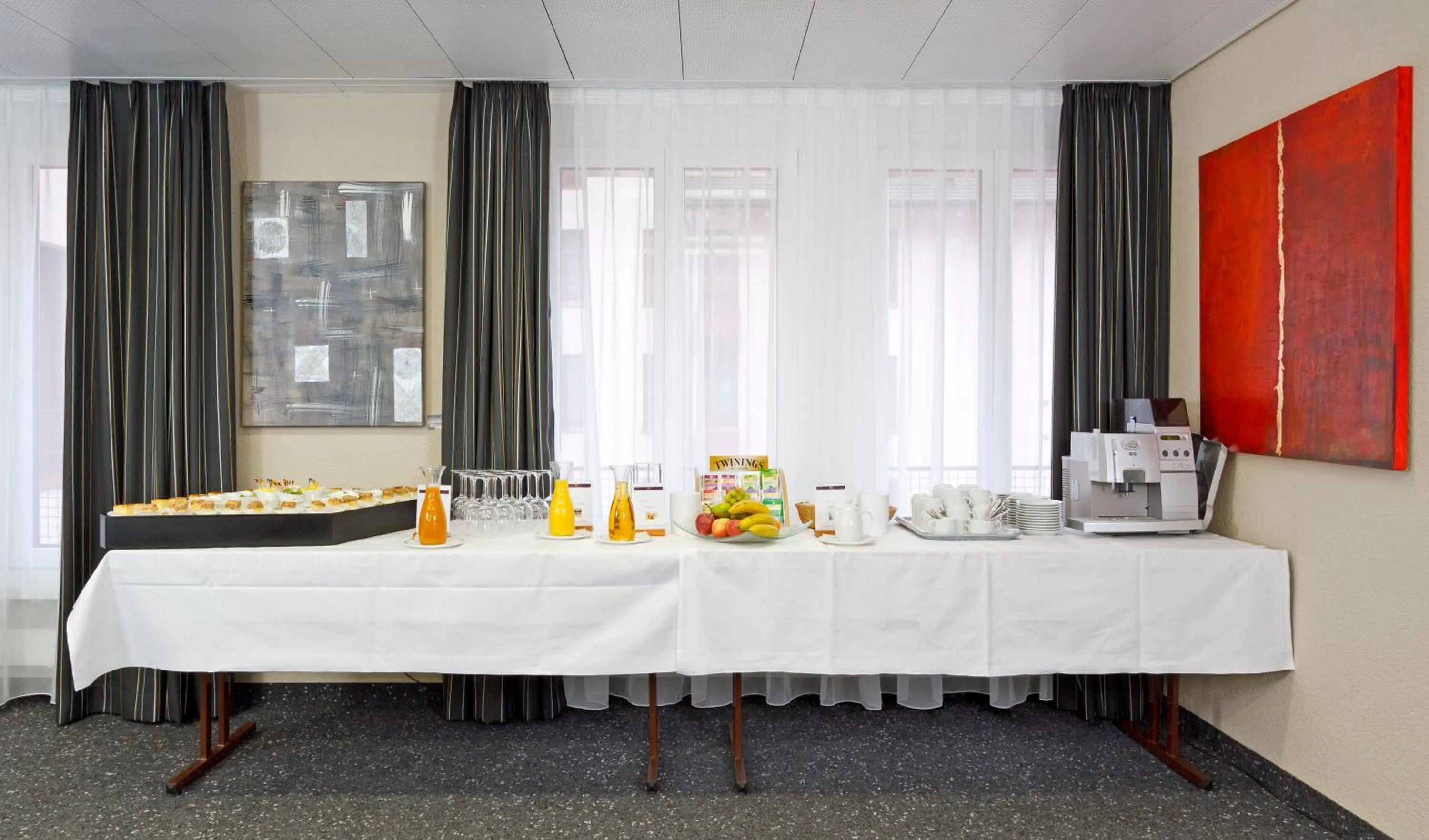 Food and drinks in Hotel Olten Swiss Quality